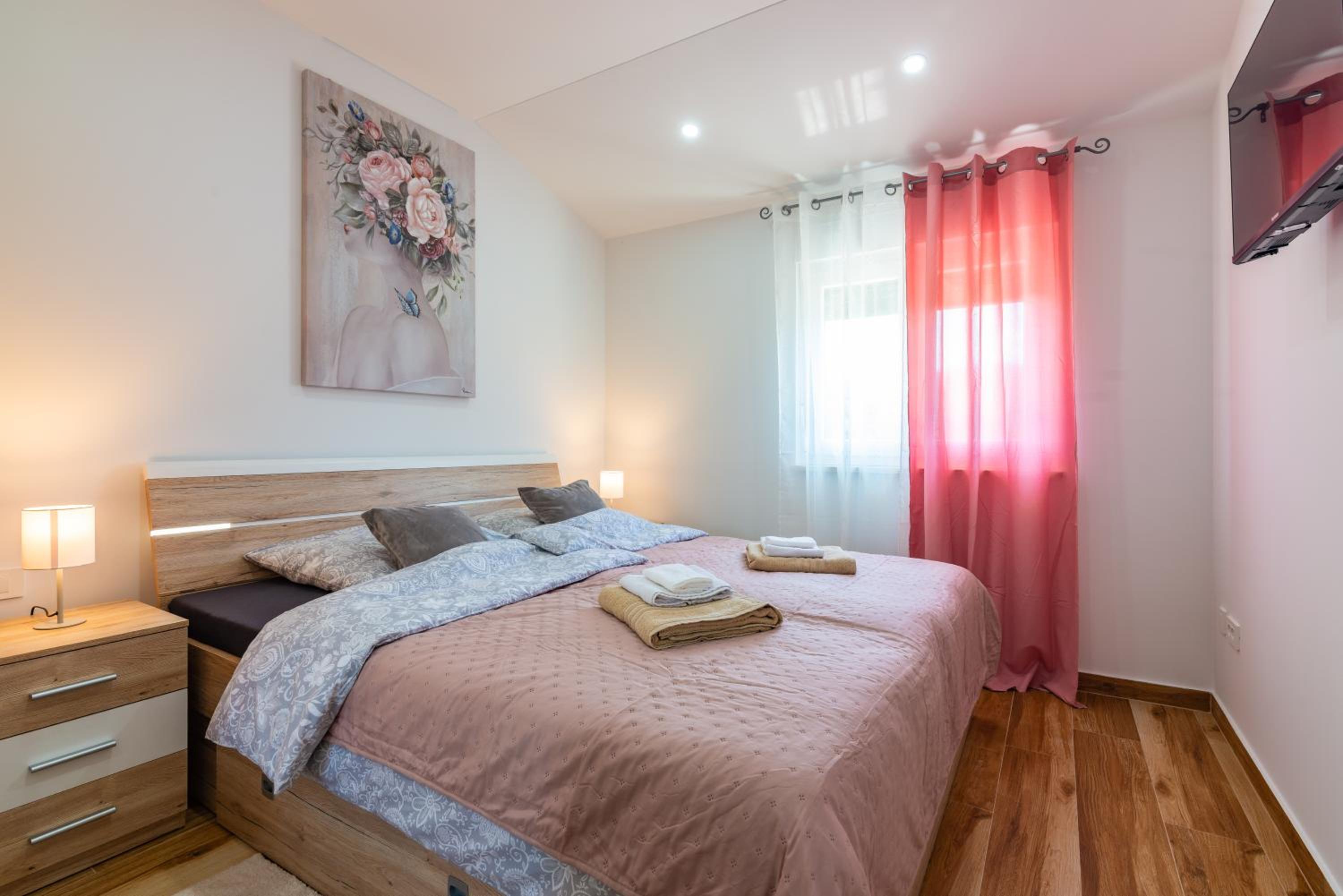 Holiday Home Casa B with swimming pool and private parking