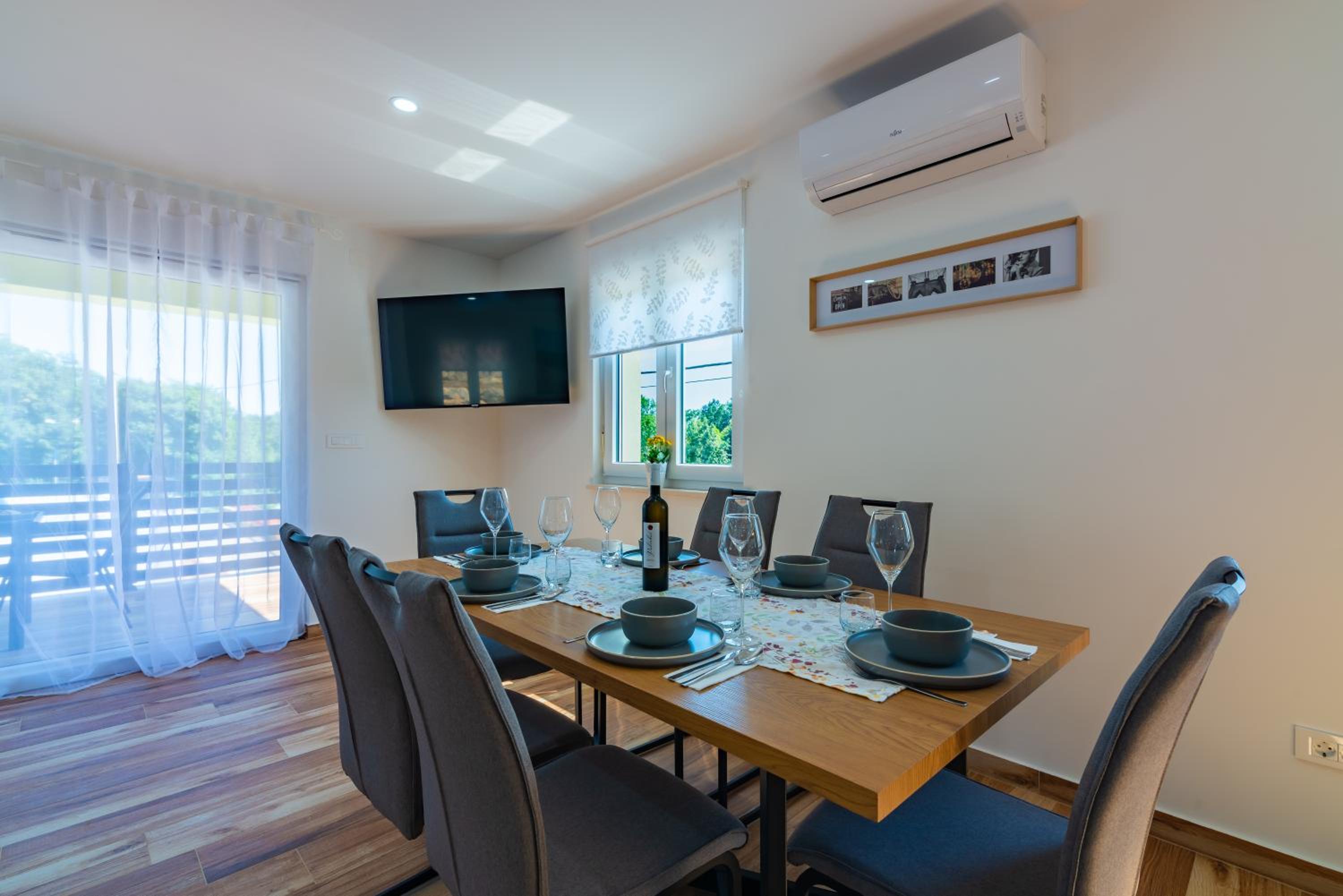 Holiday Home Casa B with swimming pool and private parking