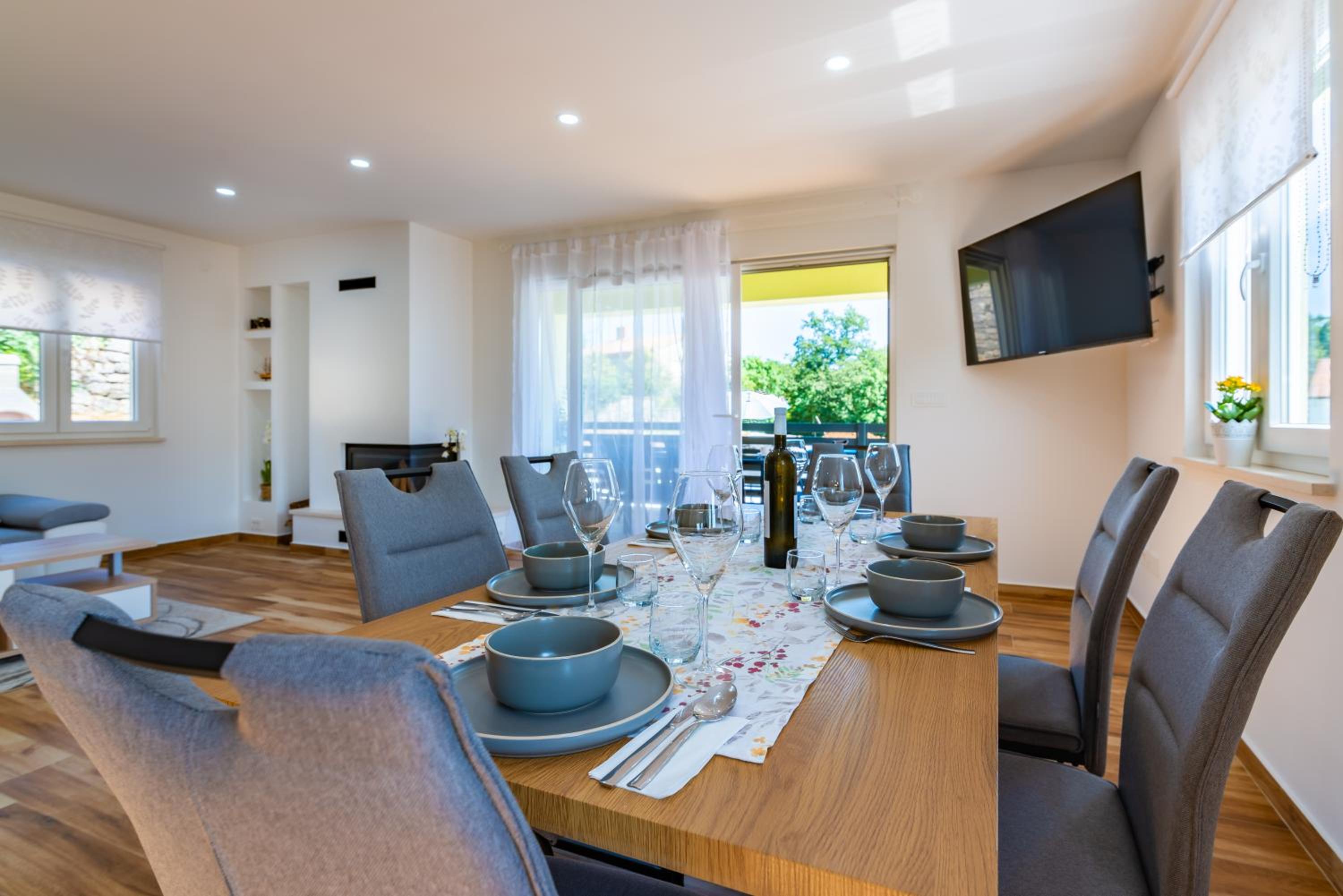 Holiday Home Casa B with swimming pool and private parking