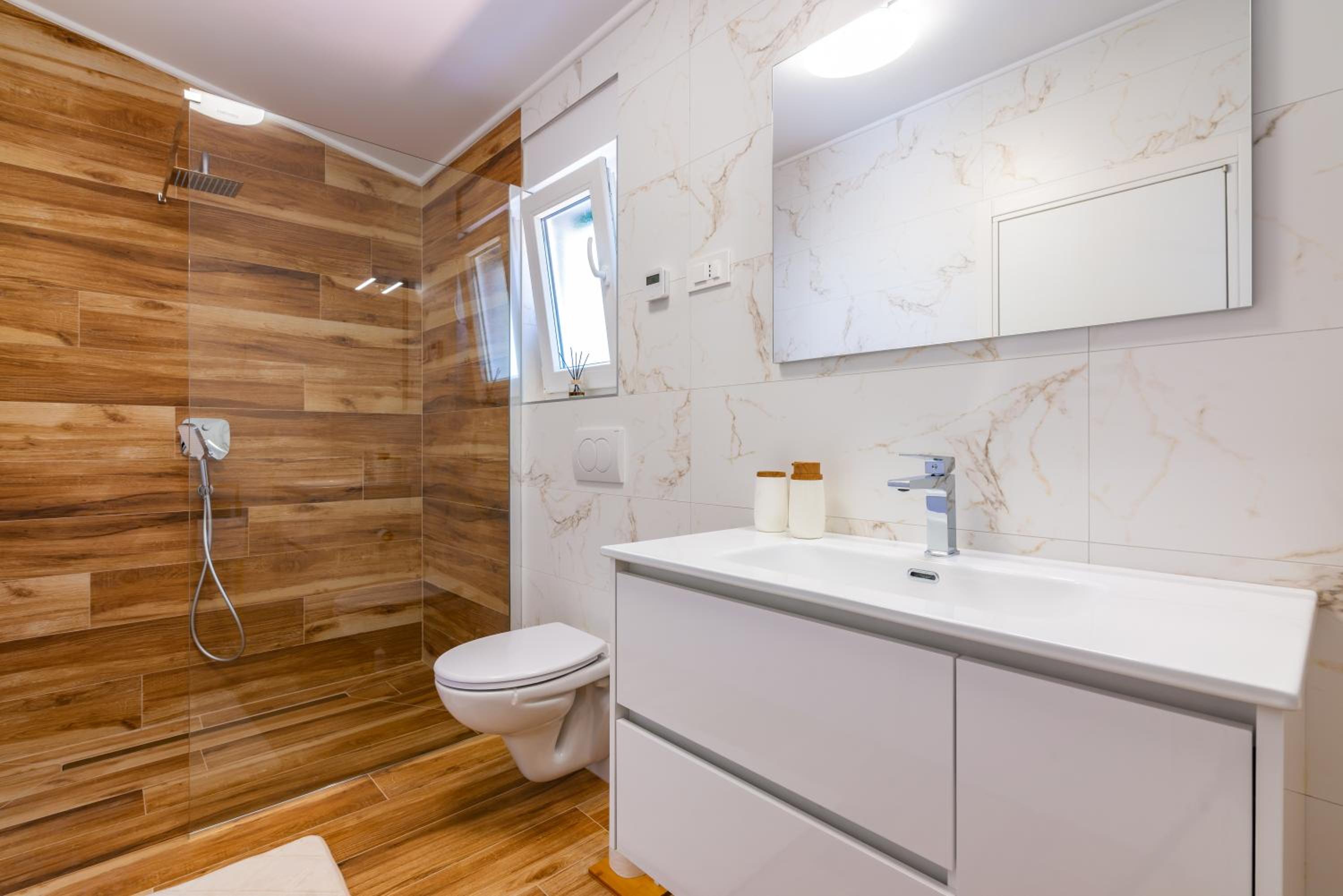 Holiday Home Casa B with swimming pool and private parking