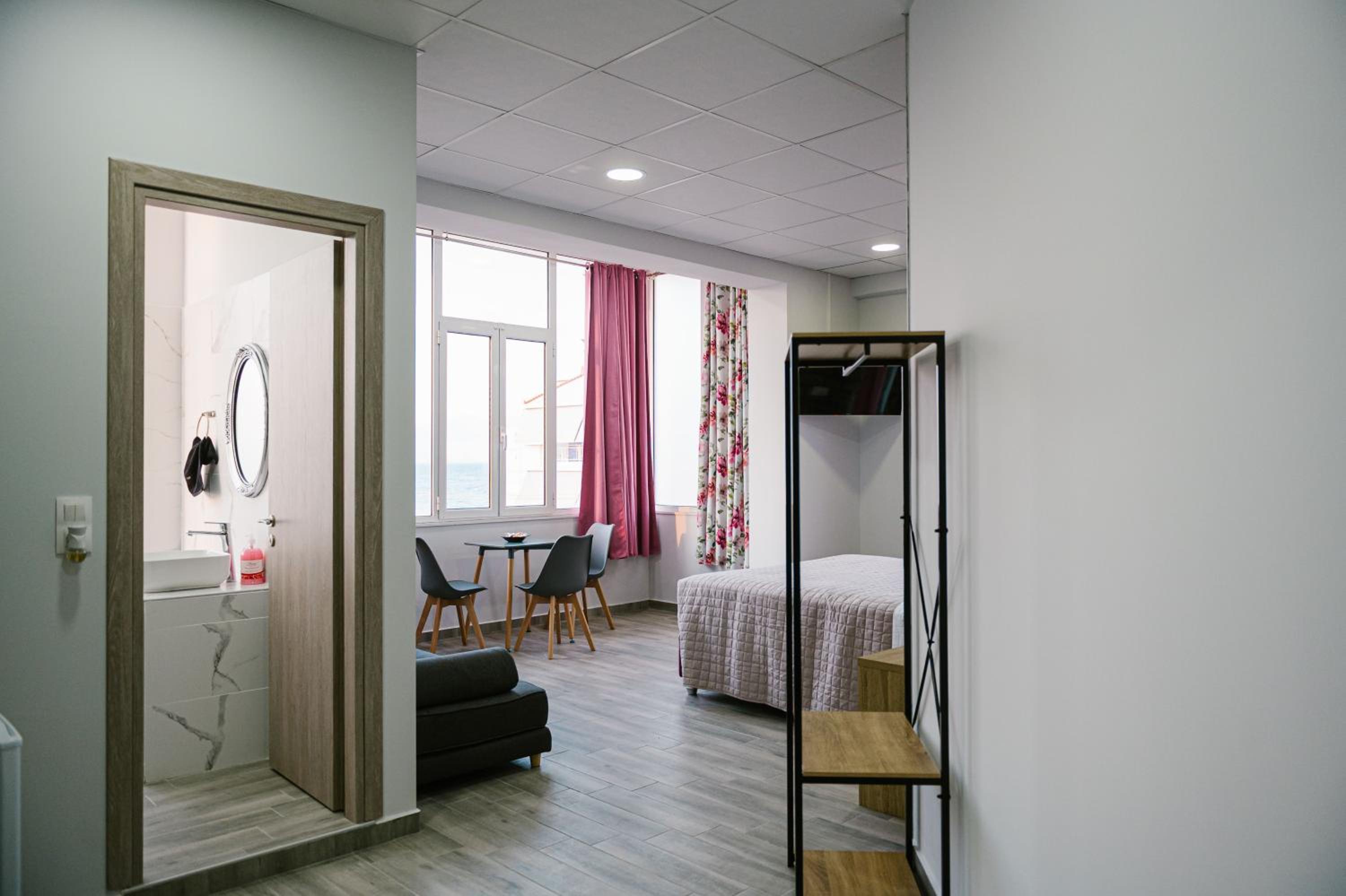 Olympio Apartments