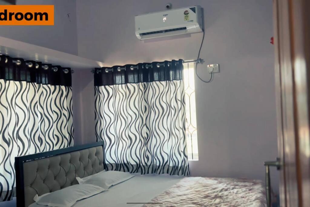 Apoorva Homestay