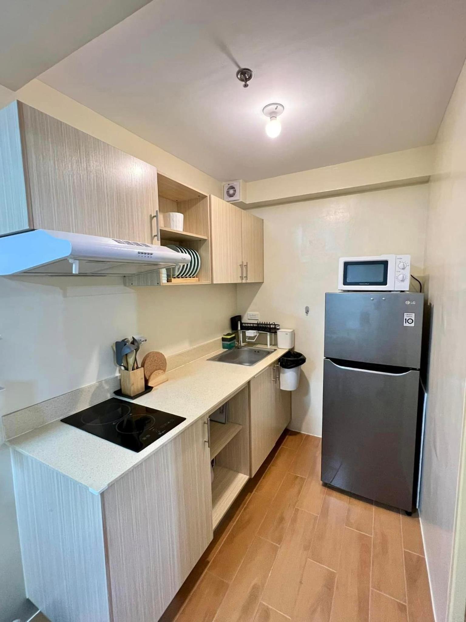 Seawind Condo 2 BR Near Airport and Facing Samal