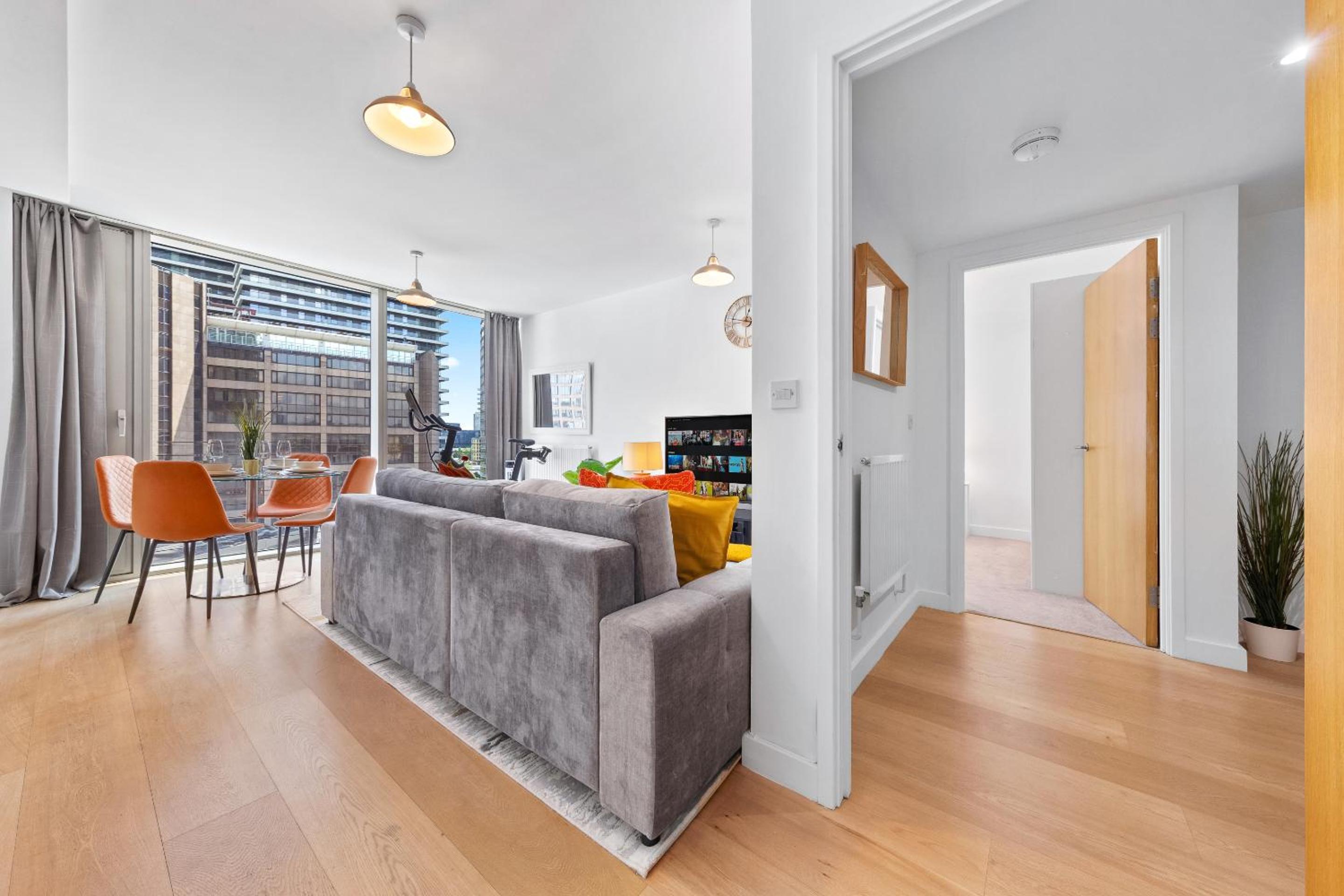 Canary Wharf Apartment