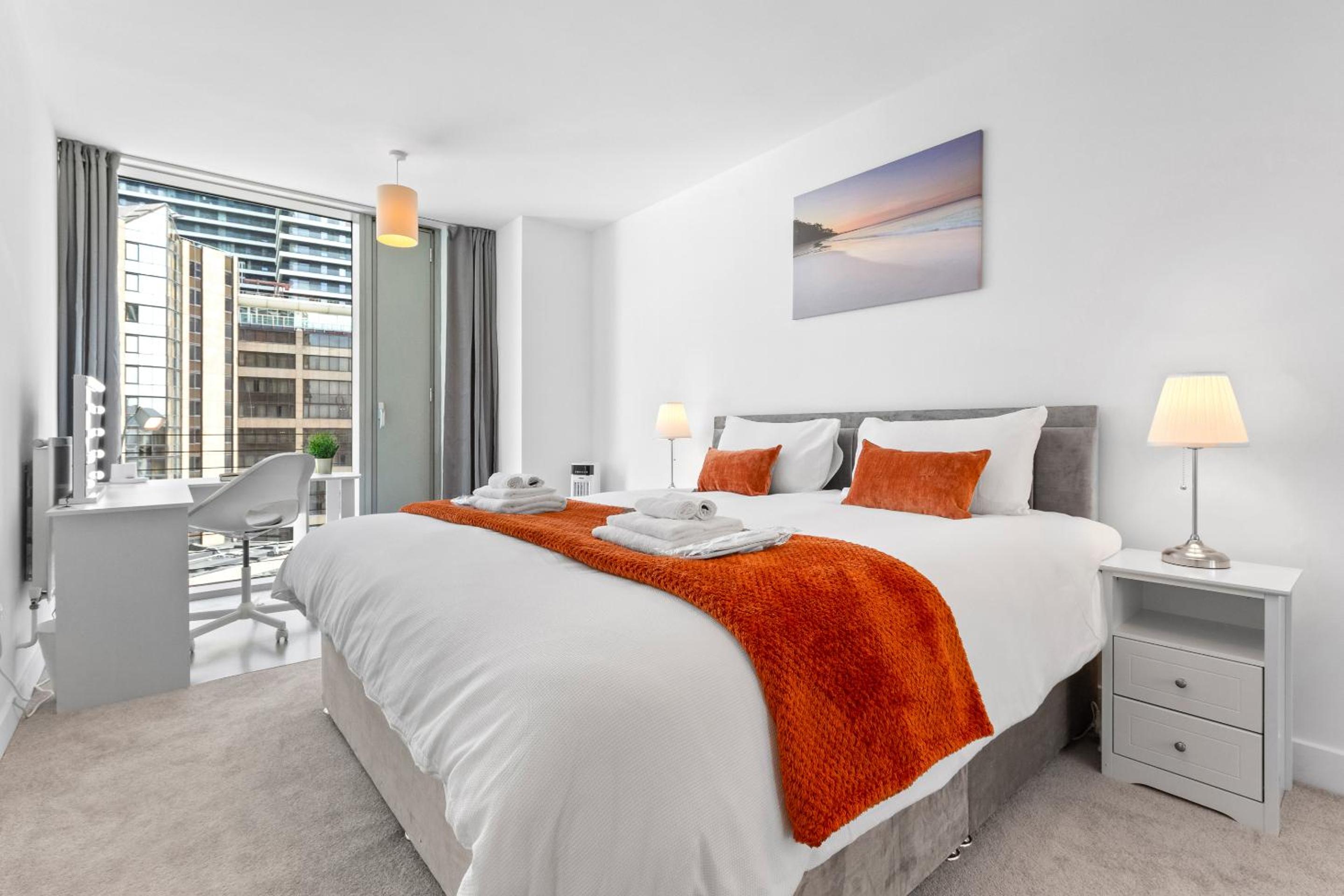 Canary Wharf Apartment