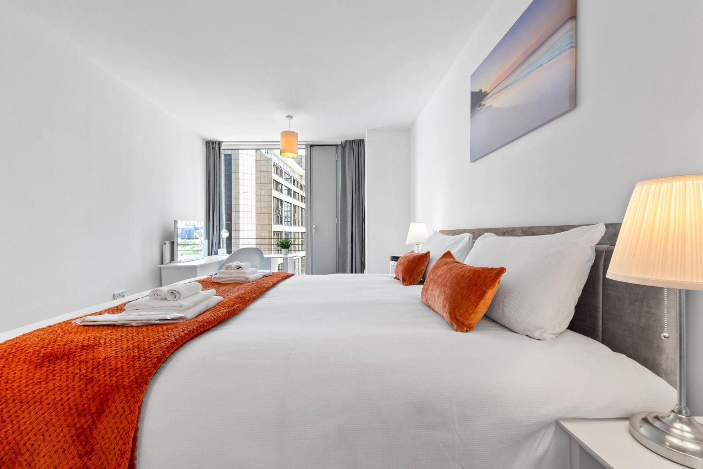 Canary Wharf Apartment