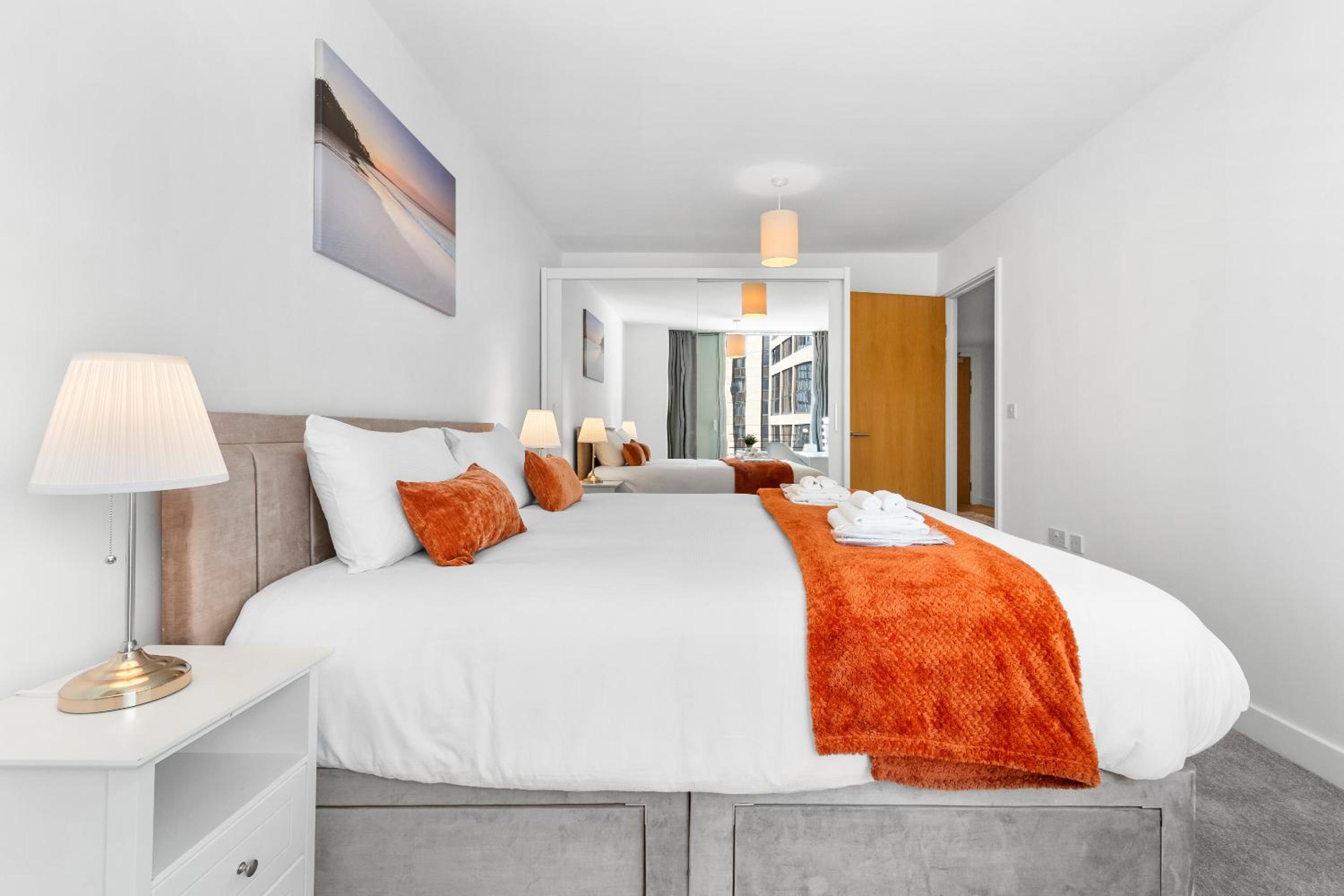 Canary Wharf Apartment