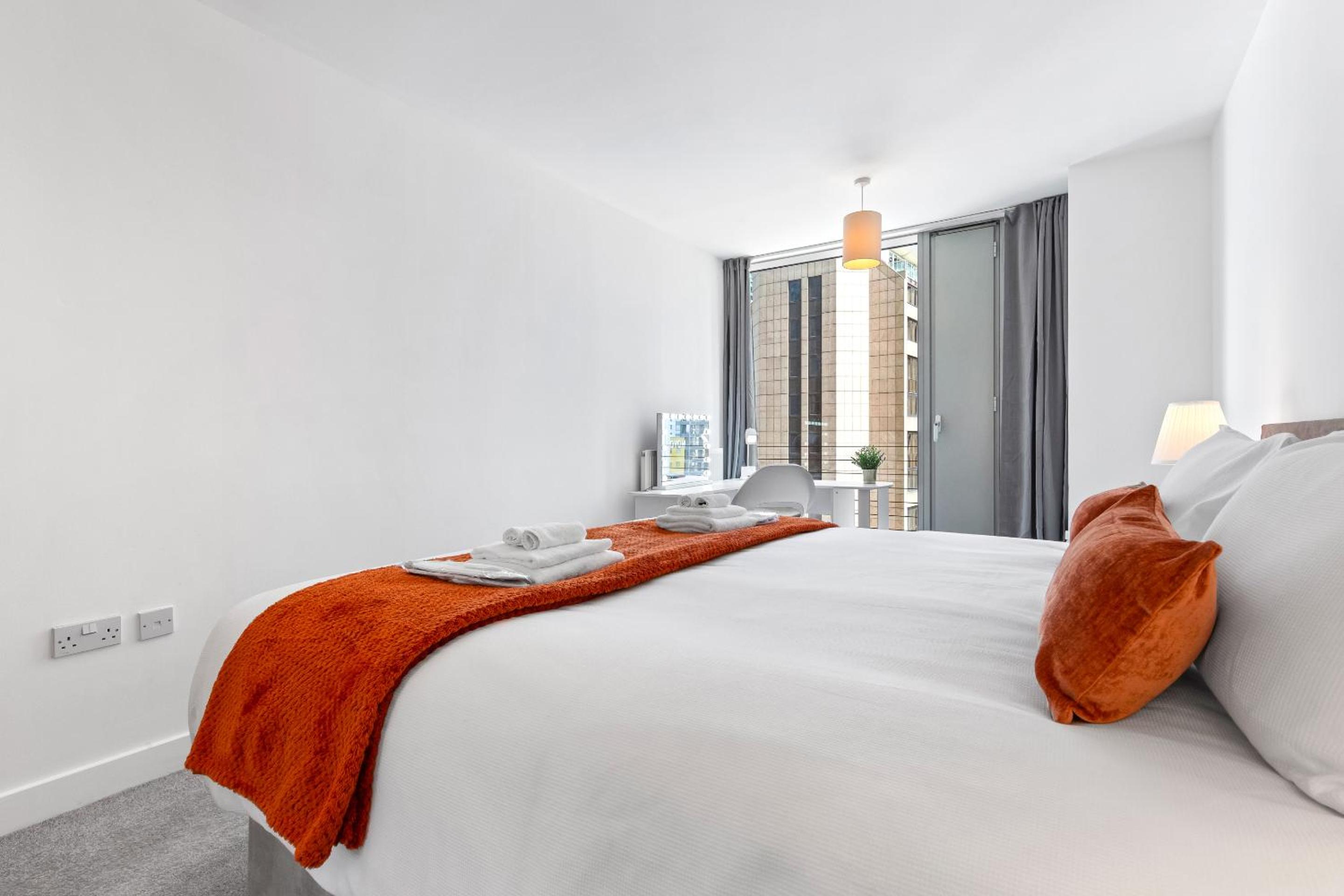 Canary Wharf Apartment