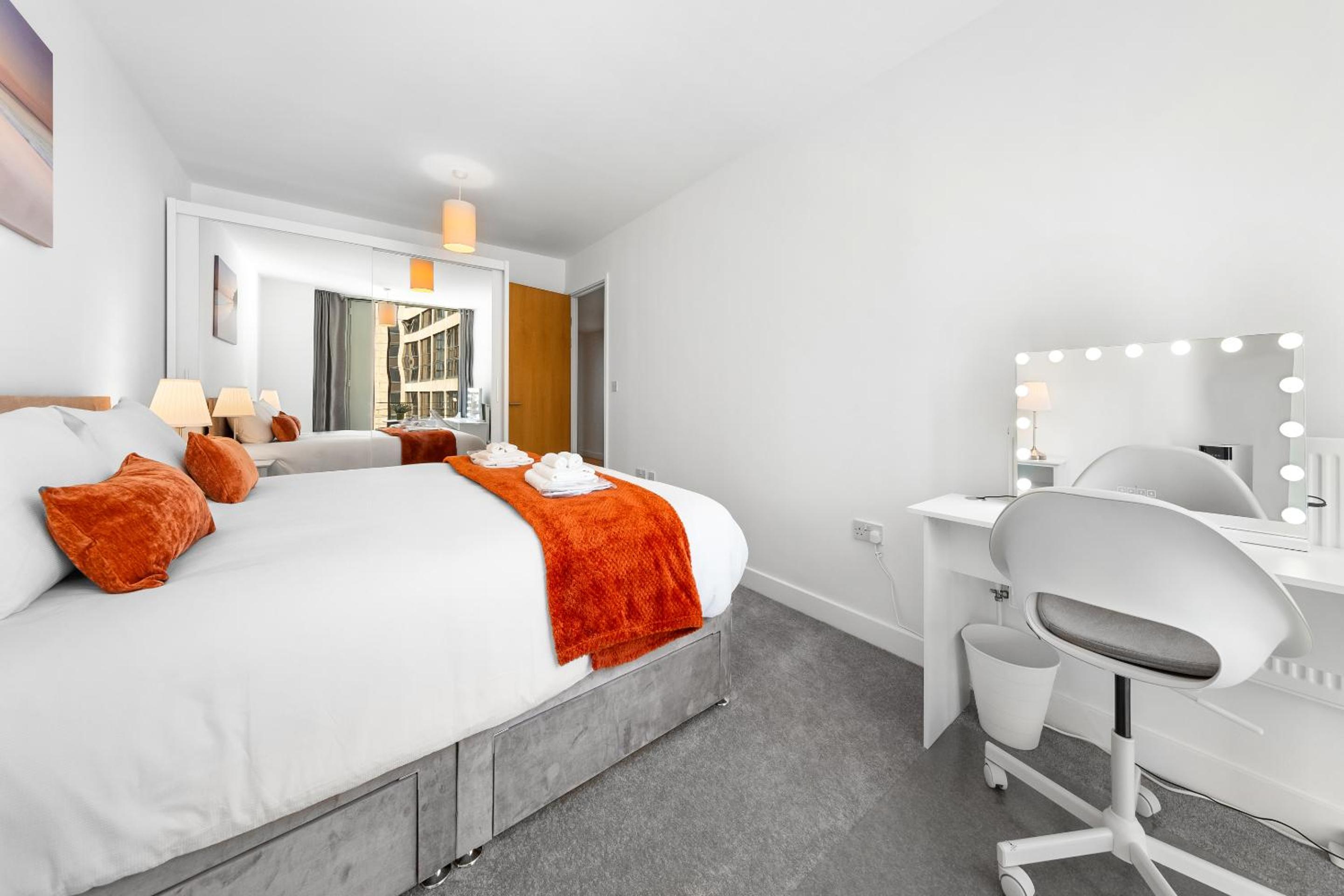 Canary Wharf Apartment