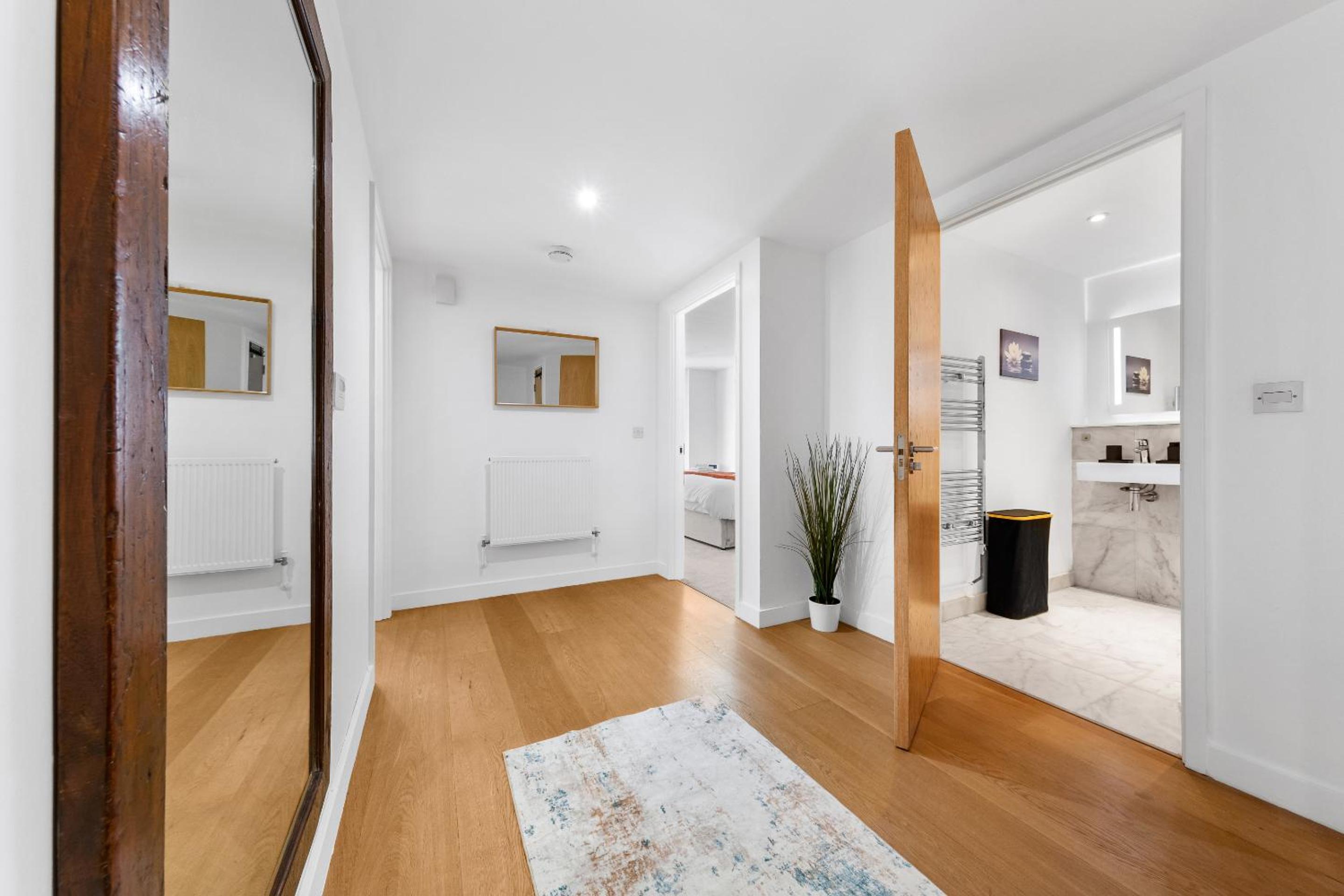Canary Wharf Apartment