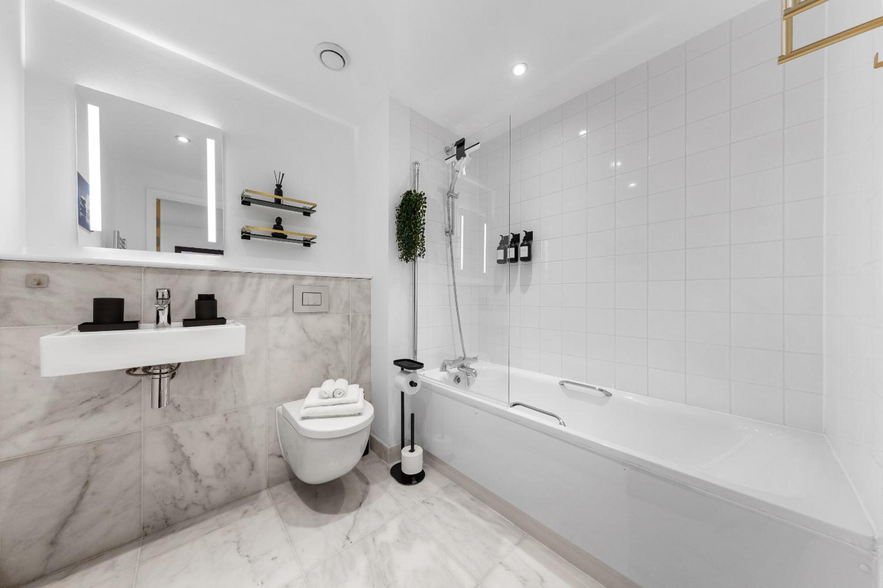 Canary Wharf Apartment
