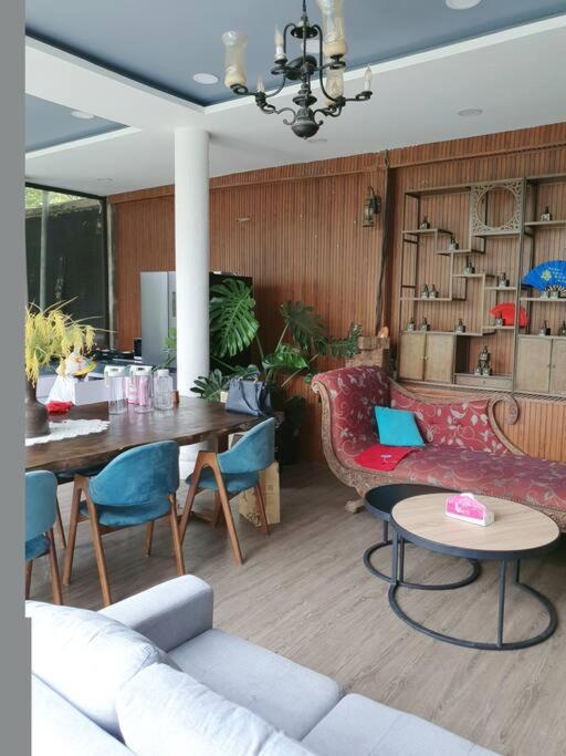 green villa