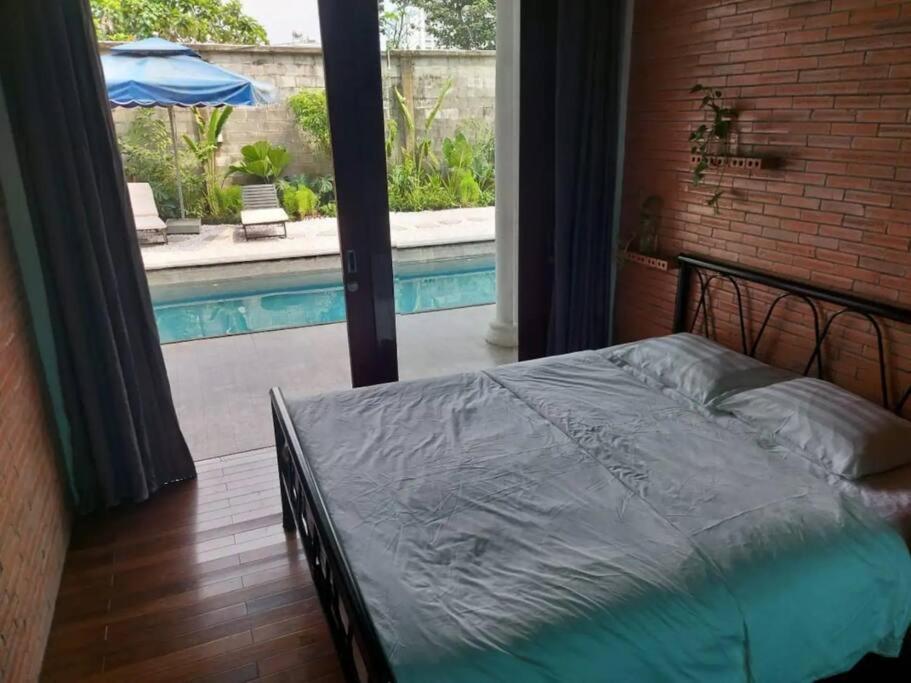 green villa