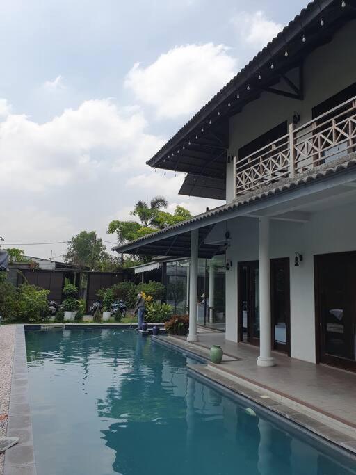 green villa