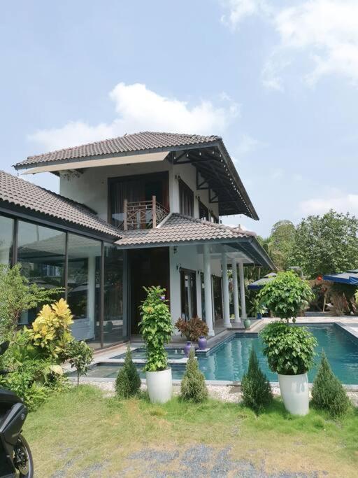 green villa