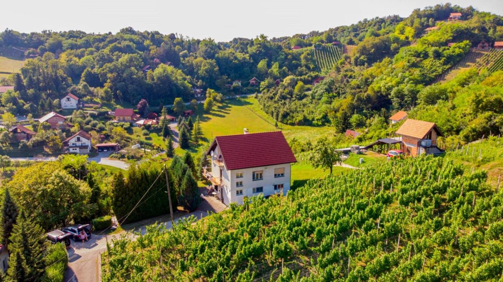 Apartments Country House Stipica