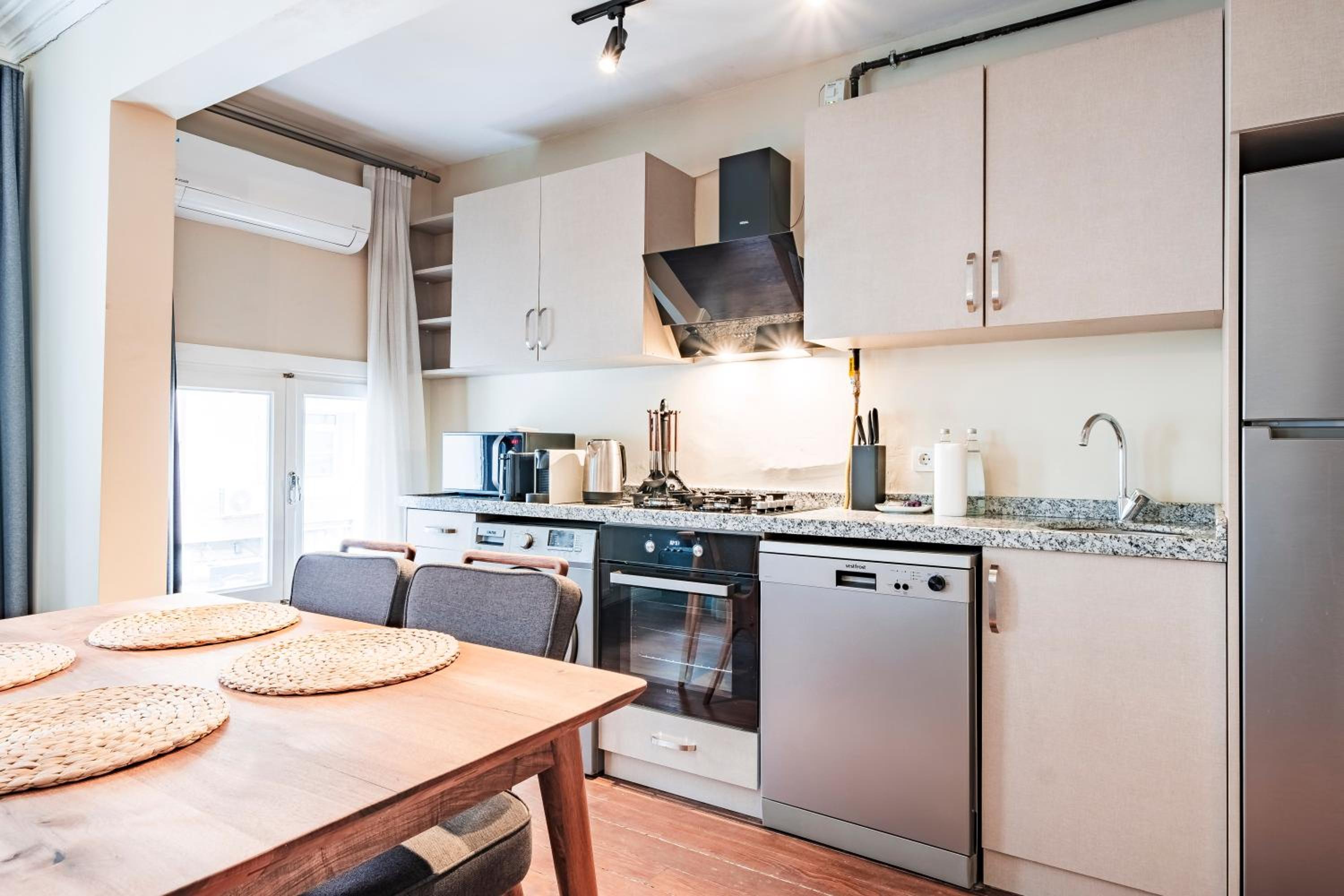 Homie Suites - Historical Apartments in the center of Beşiktaş
