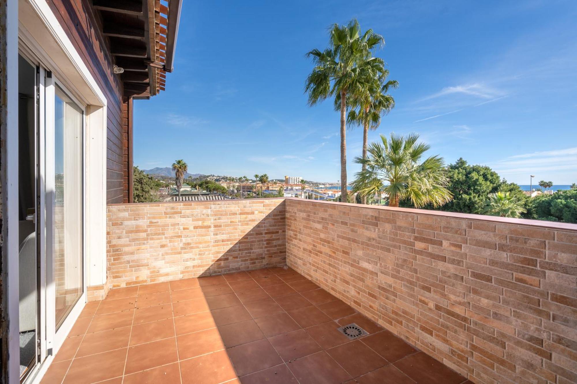 Lets in the Sun - Villa La Cala