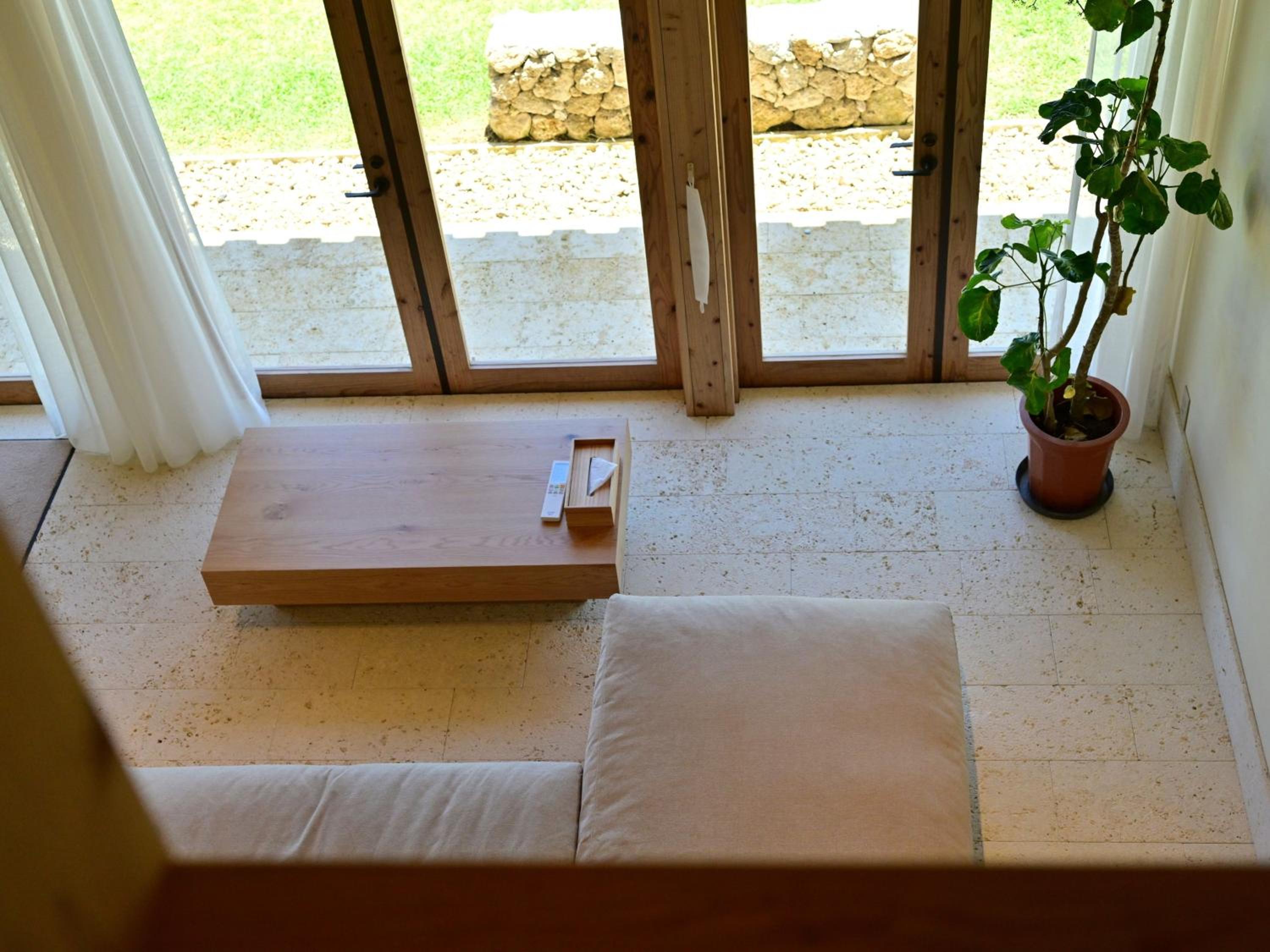 石垣ヒルズ® / ishigaki Hills®