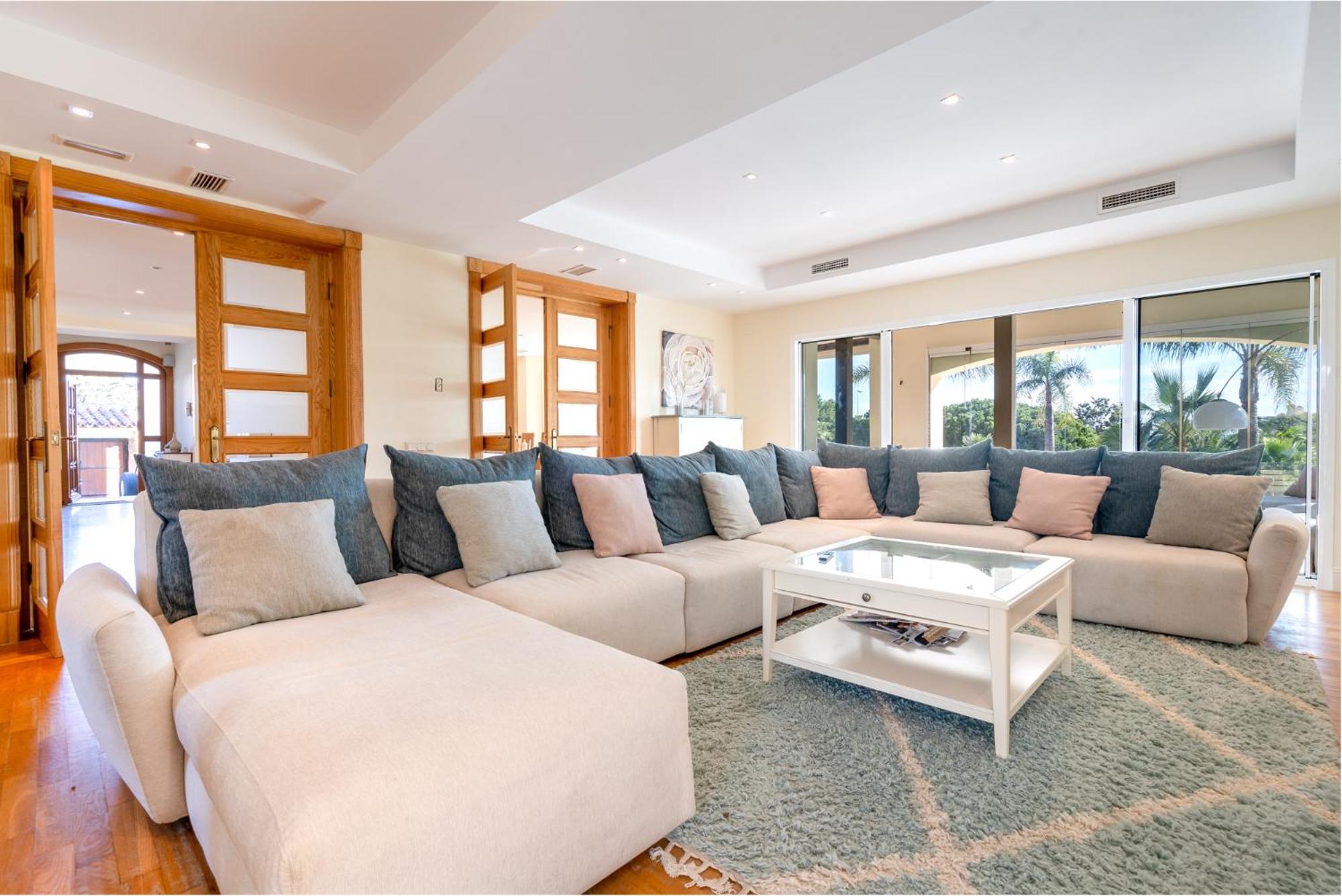 Lets in the Sun - Villa La Cala