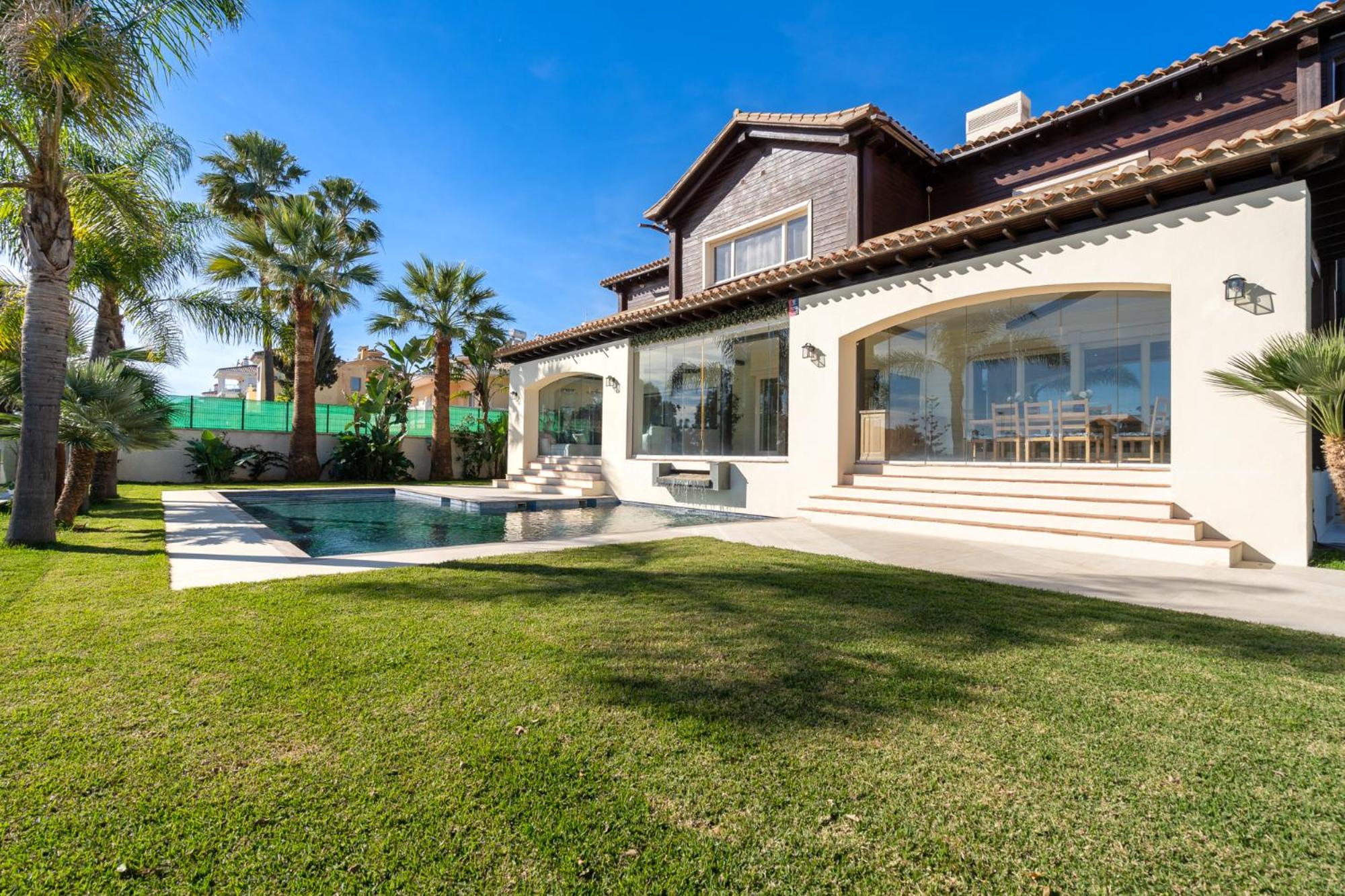Lets in the Sun - Villa La Cala