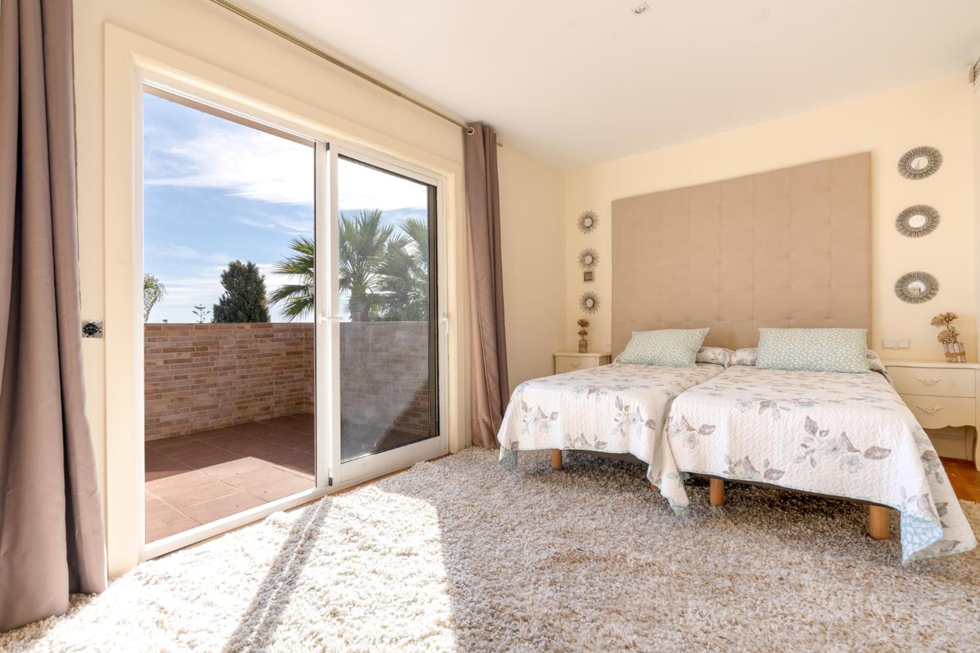 Lets in the Sun - Villa La Cala