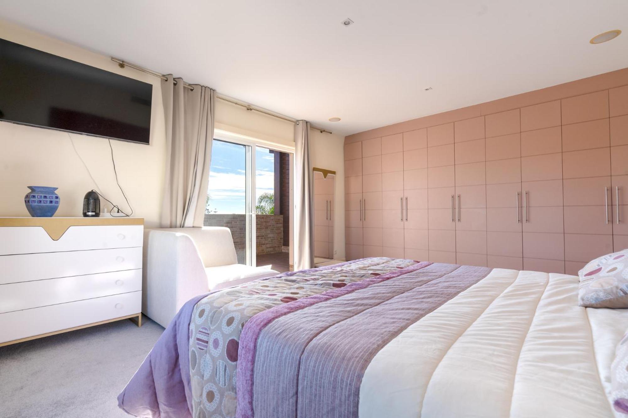 Lets in the Sun - Villa La Cala
