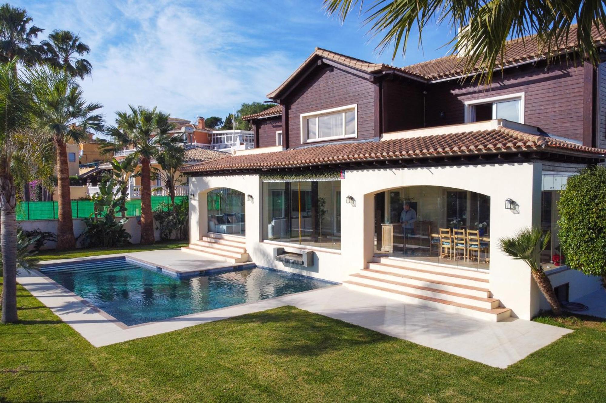 Lets in the Sun - Villa La Cala