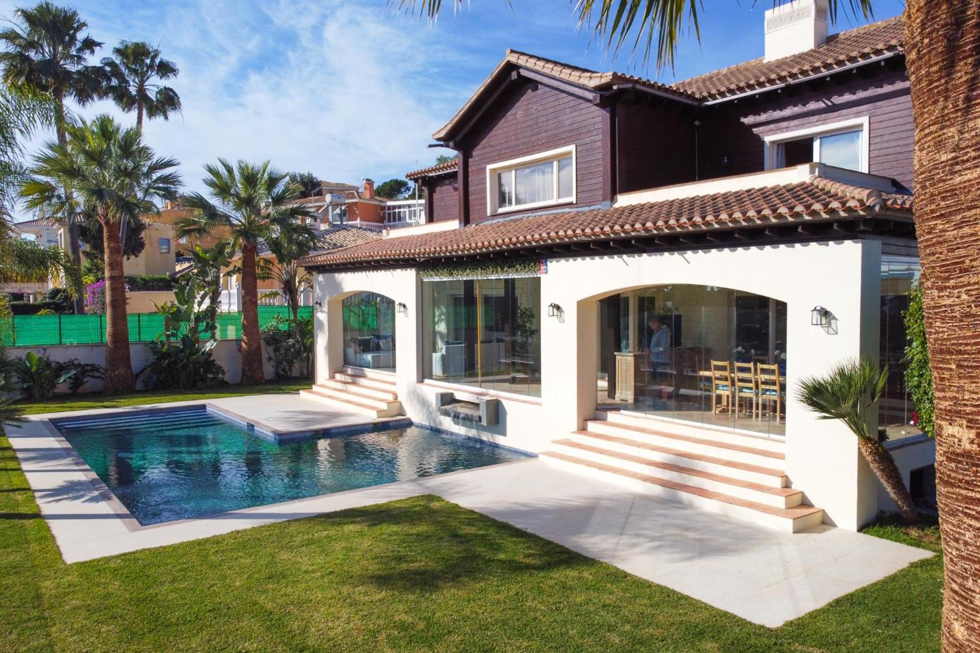 Lets in the Sun - Villa La Cala