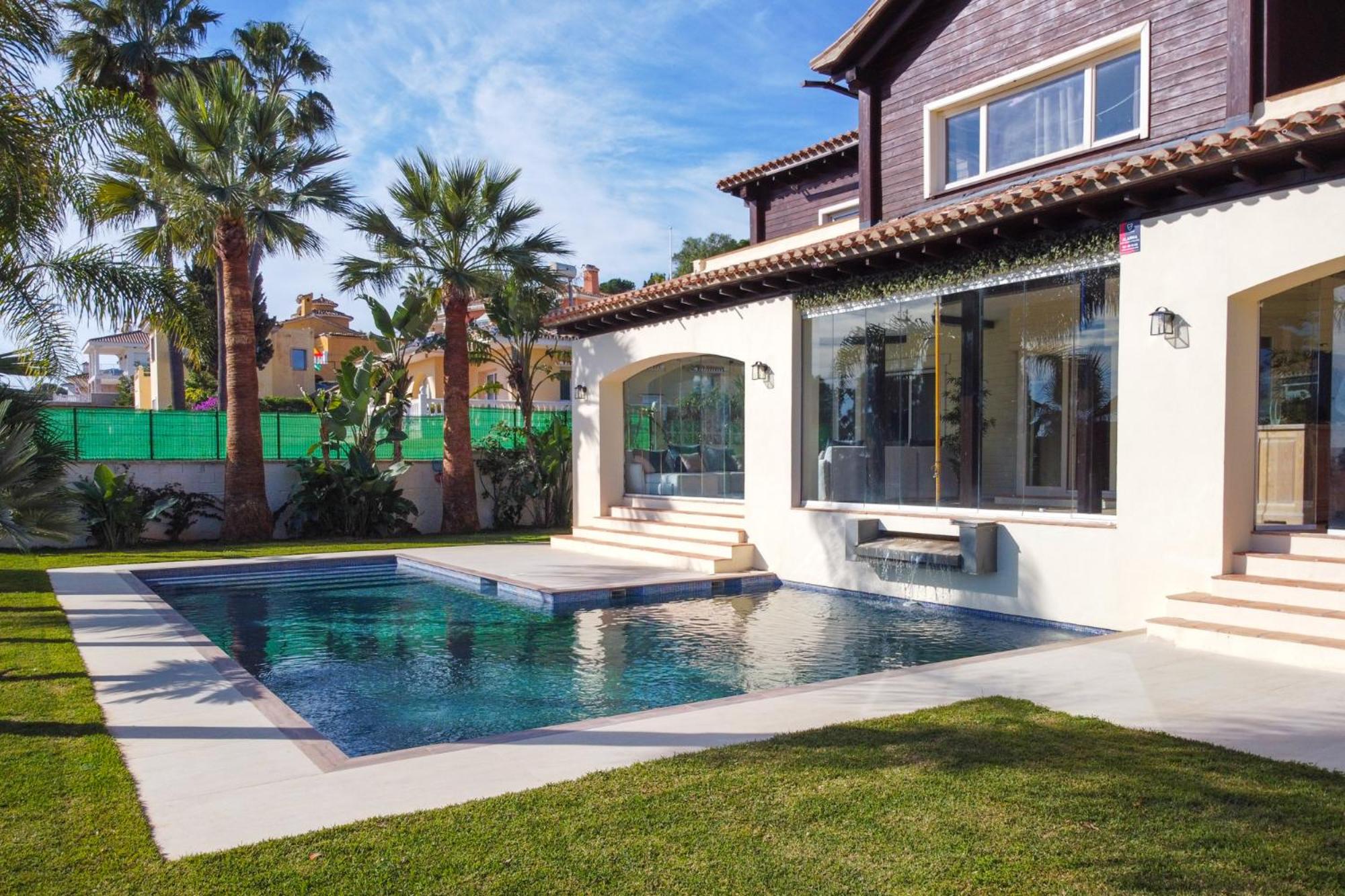 Lets in the Sun - Villa La Cala