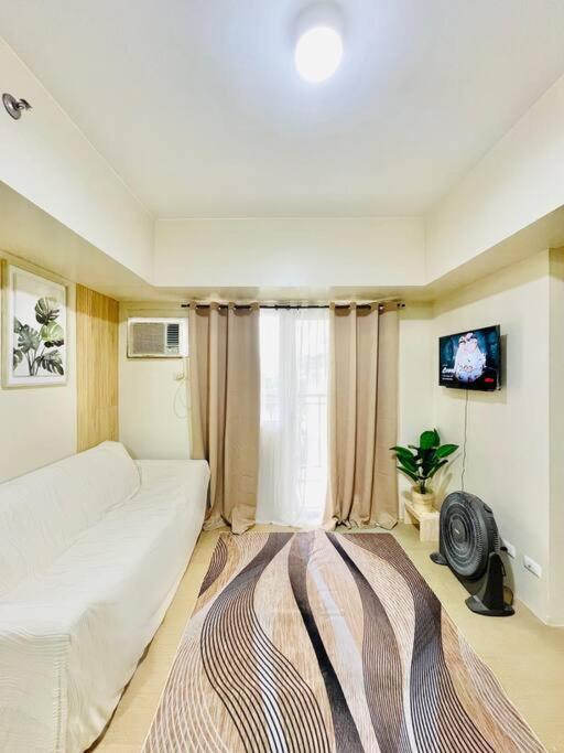 U2 Spacious 1BR Retreat view 2