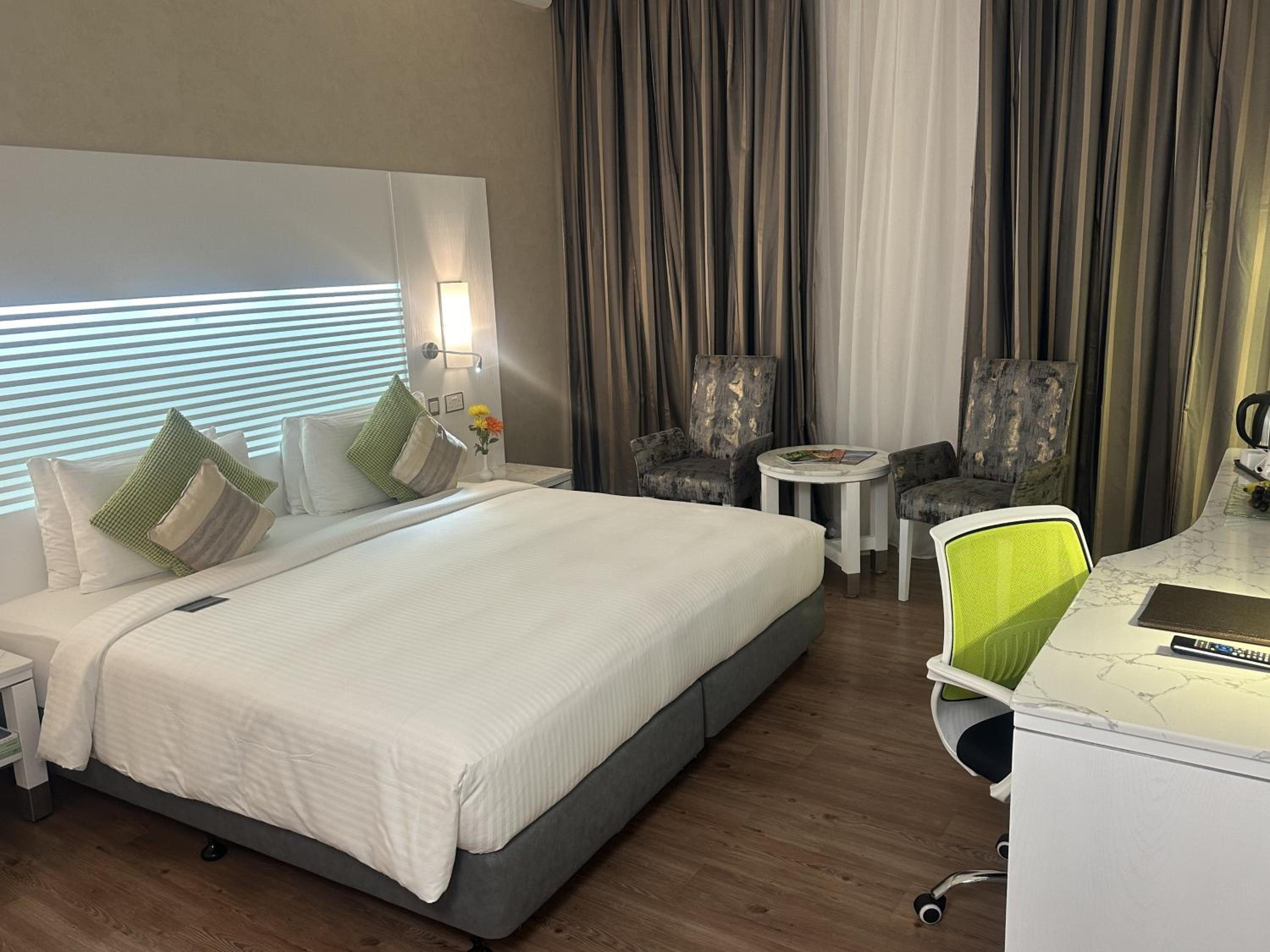 Holiday Villa Hotel & Residence City Centre Doha photo 38 of 43