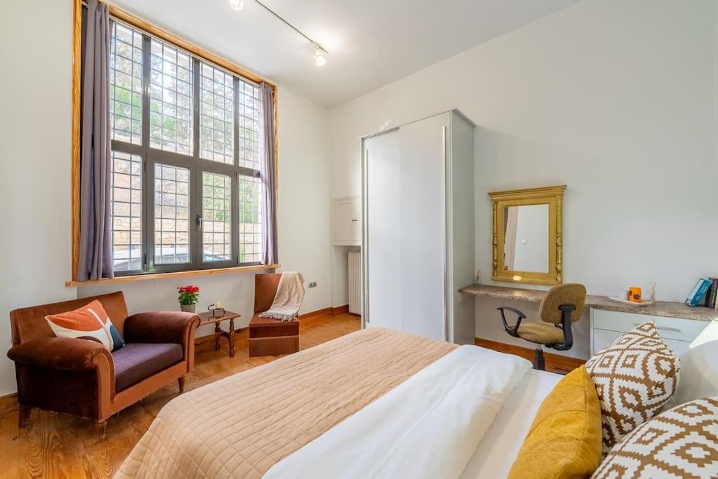 Spacious 2-Bdrm Apt at Filopappou hill in Koukaki!