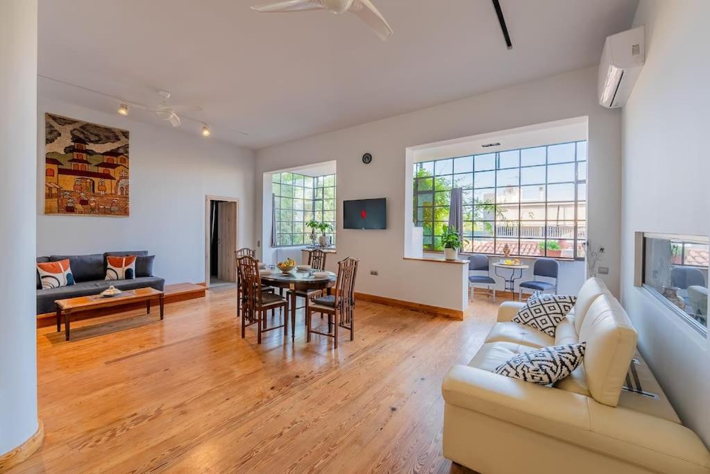 Spacious 2-Bdrm Apt at Filopappou hill in Koukaki!