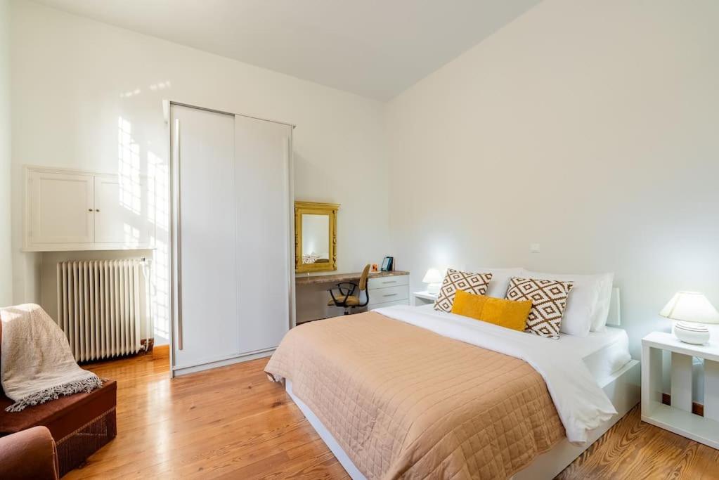 Spacious 2-Bdrm Apt at Filopappou hill in Koukaki!