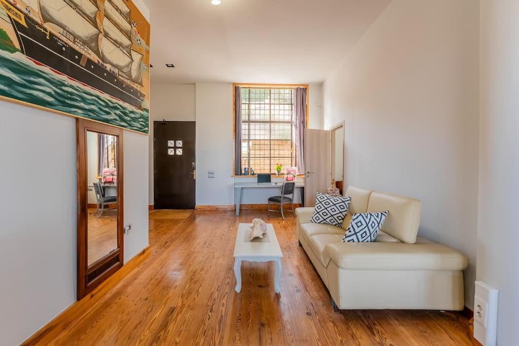 Spacious 2-Bdrm Apt at Filopappou hill in Koukaki!