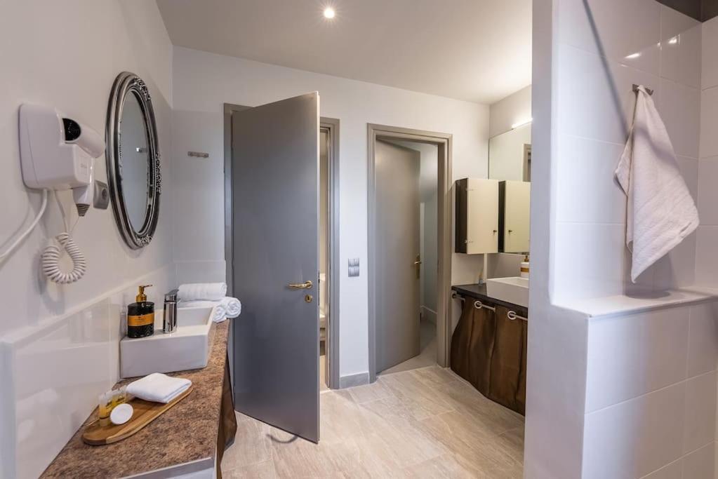 Spacious 2-Bdrm Apt at Filopappou hill in Koukaki!