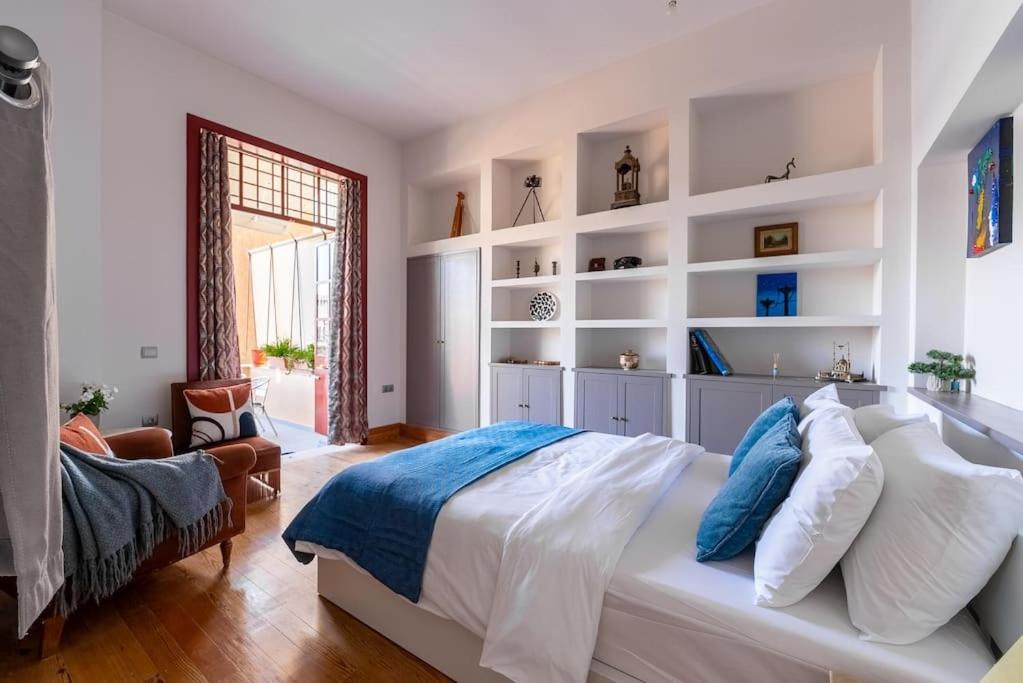 Spacious 2-Bdrm Apt at Filopappou hill in Koukaki!