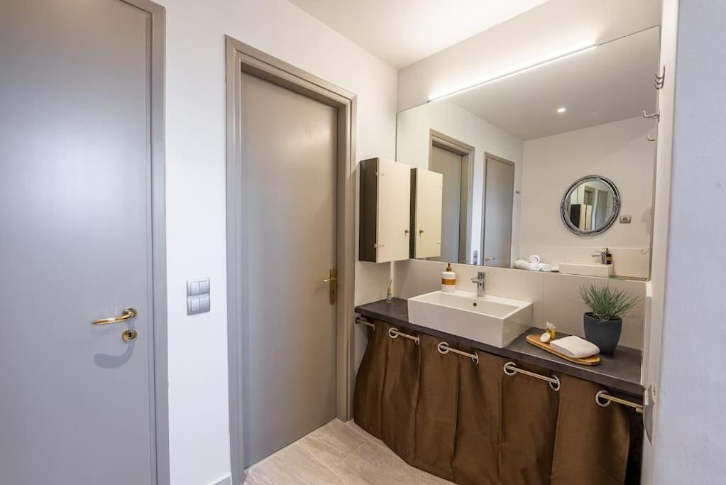 Spacious 2-Bdrm Apt at Filopappou hill in Koukaki!