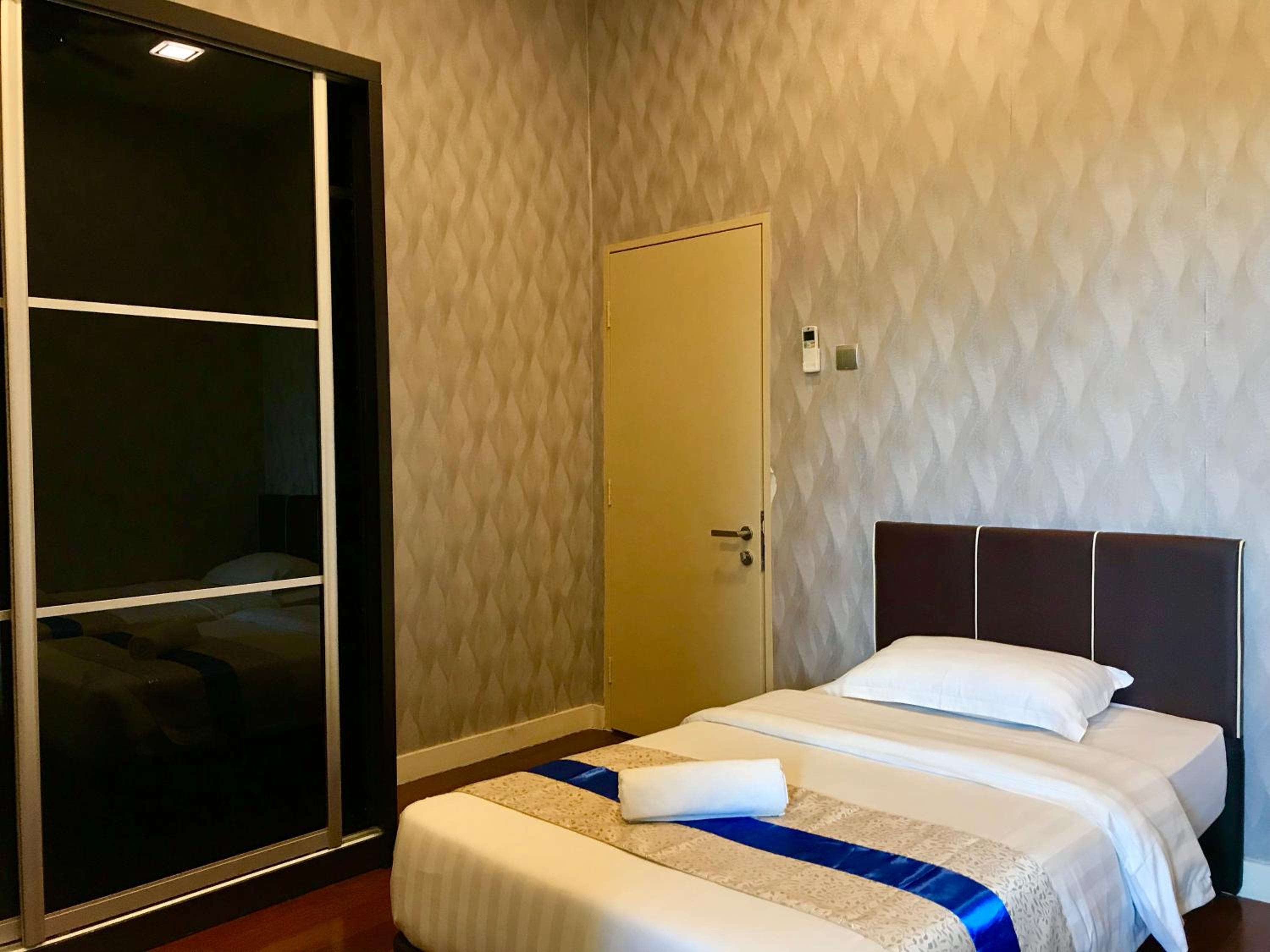 Sunset Seaview Vacation Condos @ IMAGO Shopping Mall, photo 35