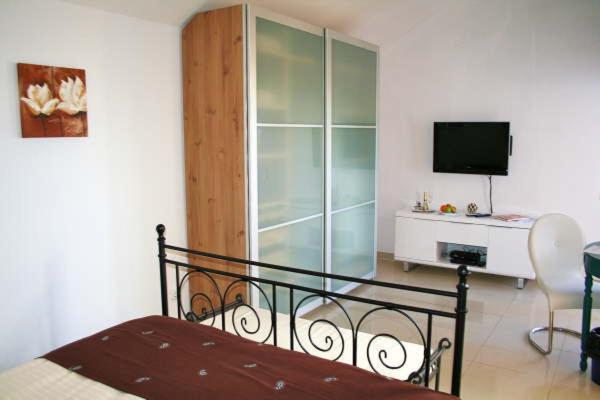 Birdcage Gay Men Resort and Lifestyle Hotel