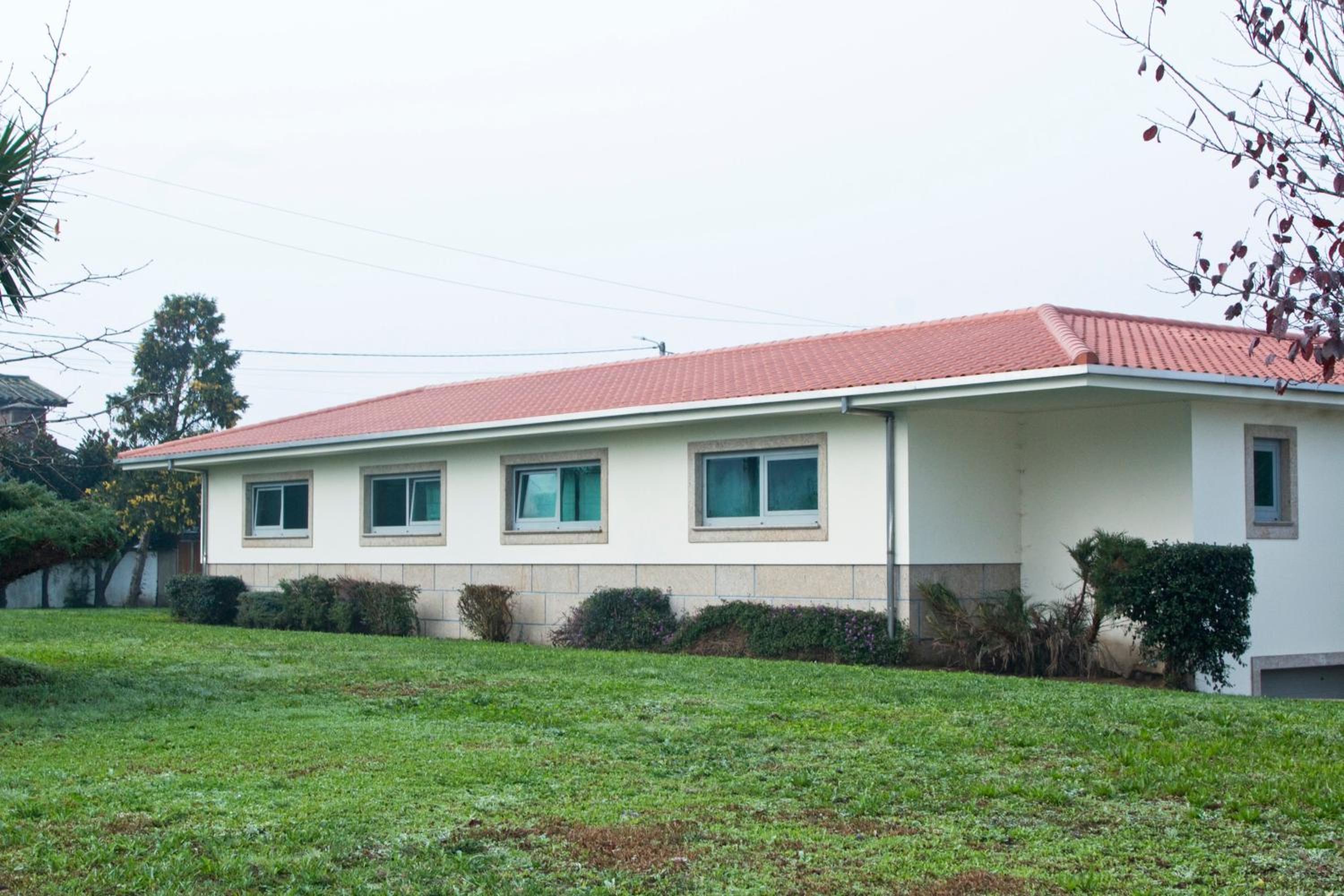Spacious villa in Santo Tirso with private pool 850 m² and jacuzzi view 4