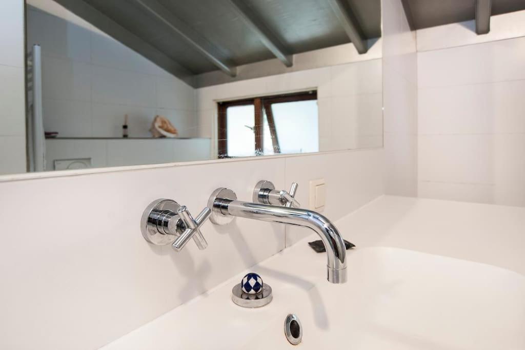 Bed and breakfast private accommodation at Amsterdam Houseboat