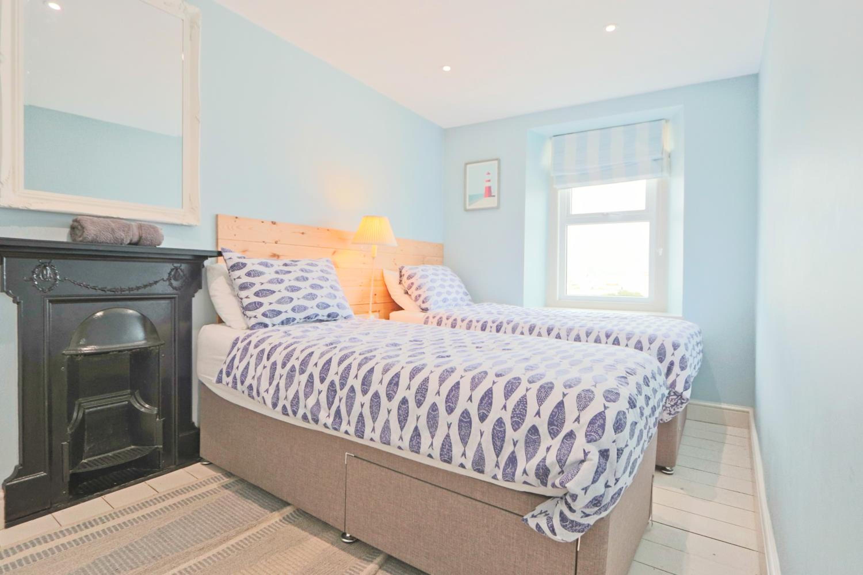 North View cottage. Shaldon village. view 5
