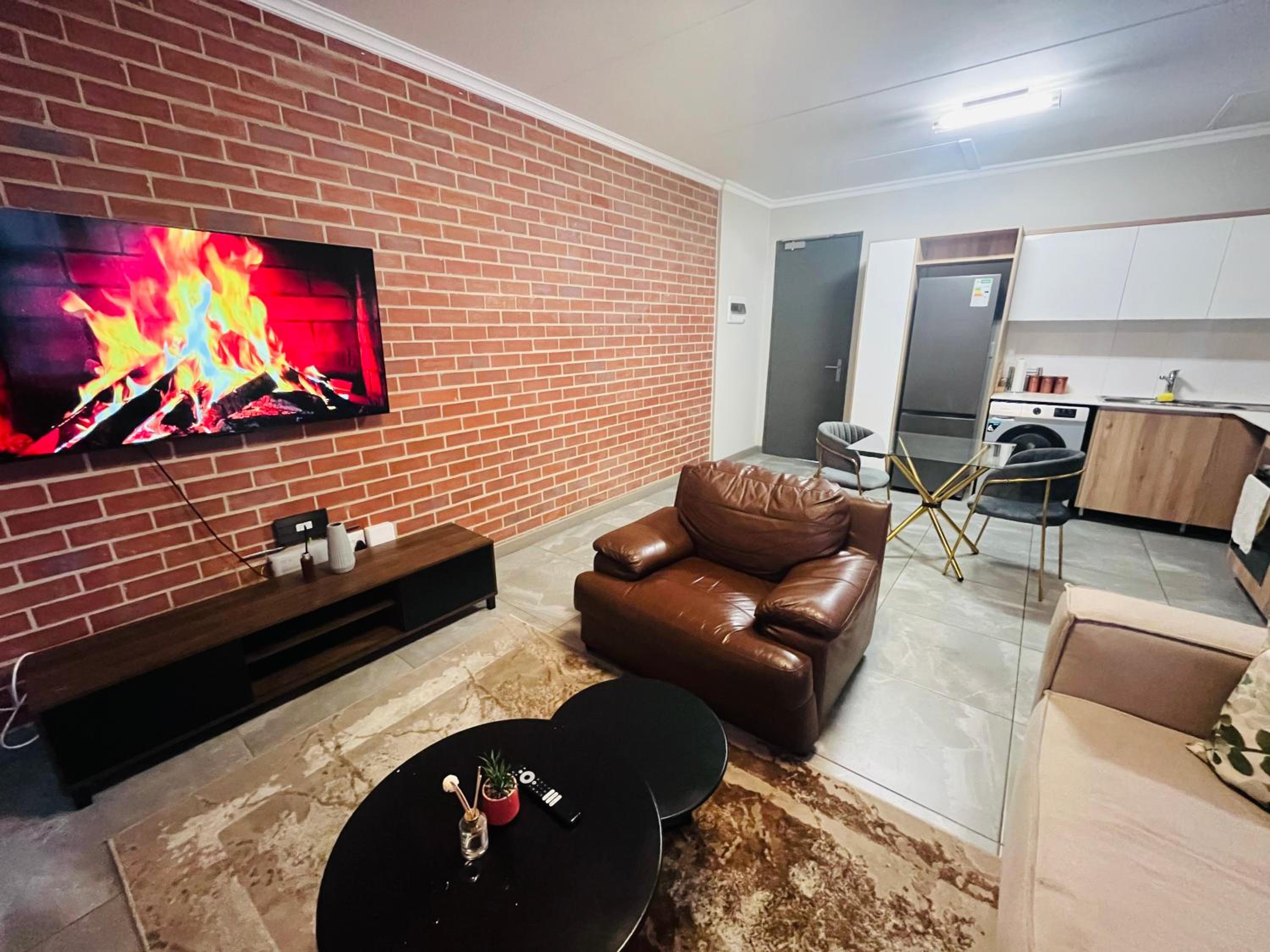 Secure 1 Bedroom Apartment in Midrand, Waterfall City - Lock Up and Go - Free WIFI and Parking - 7 Elizabeth Place view 3