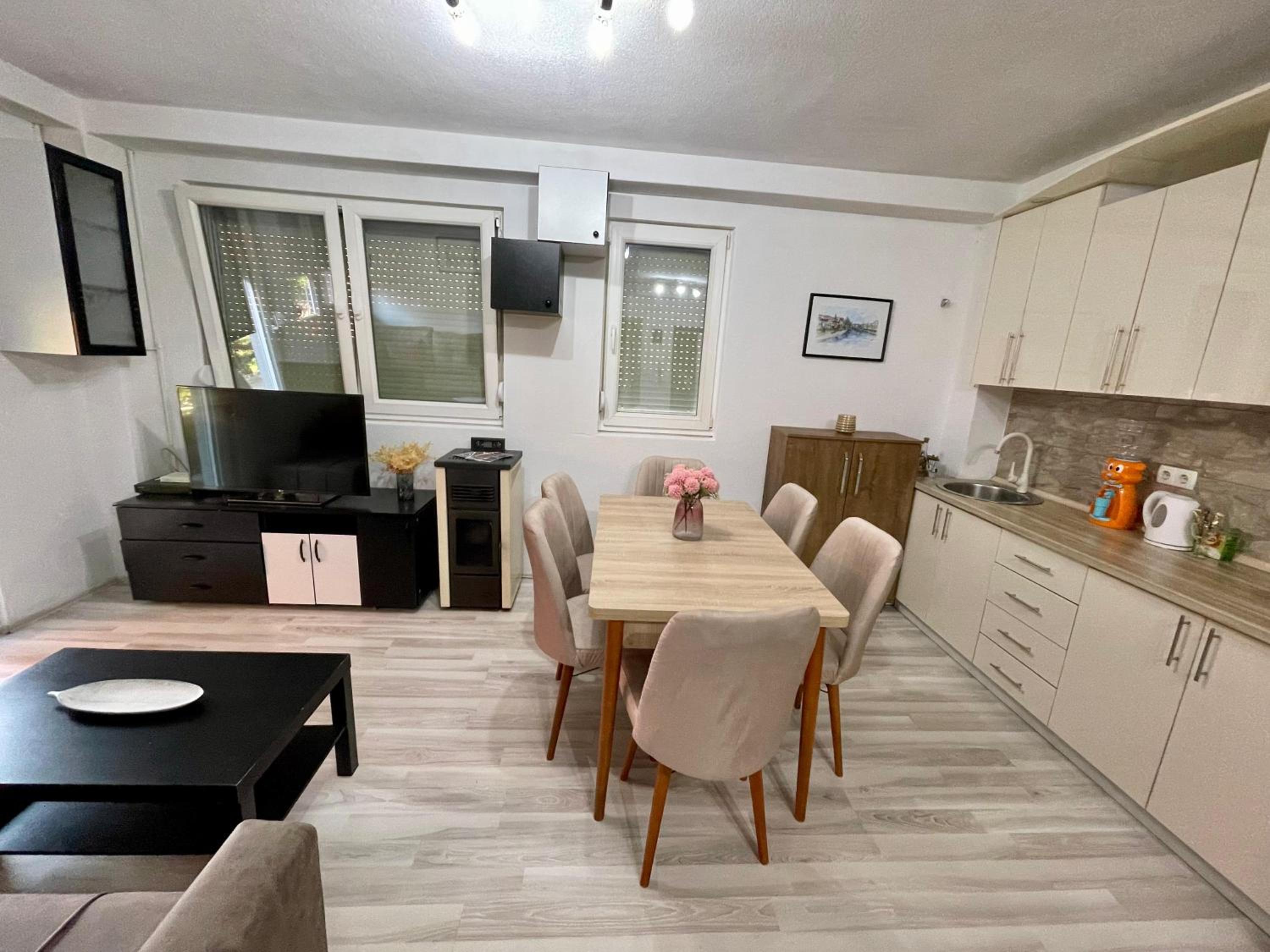 Elkos Apartment