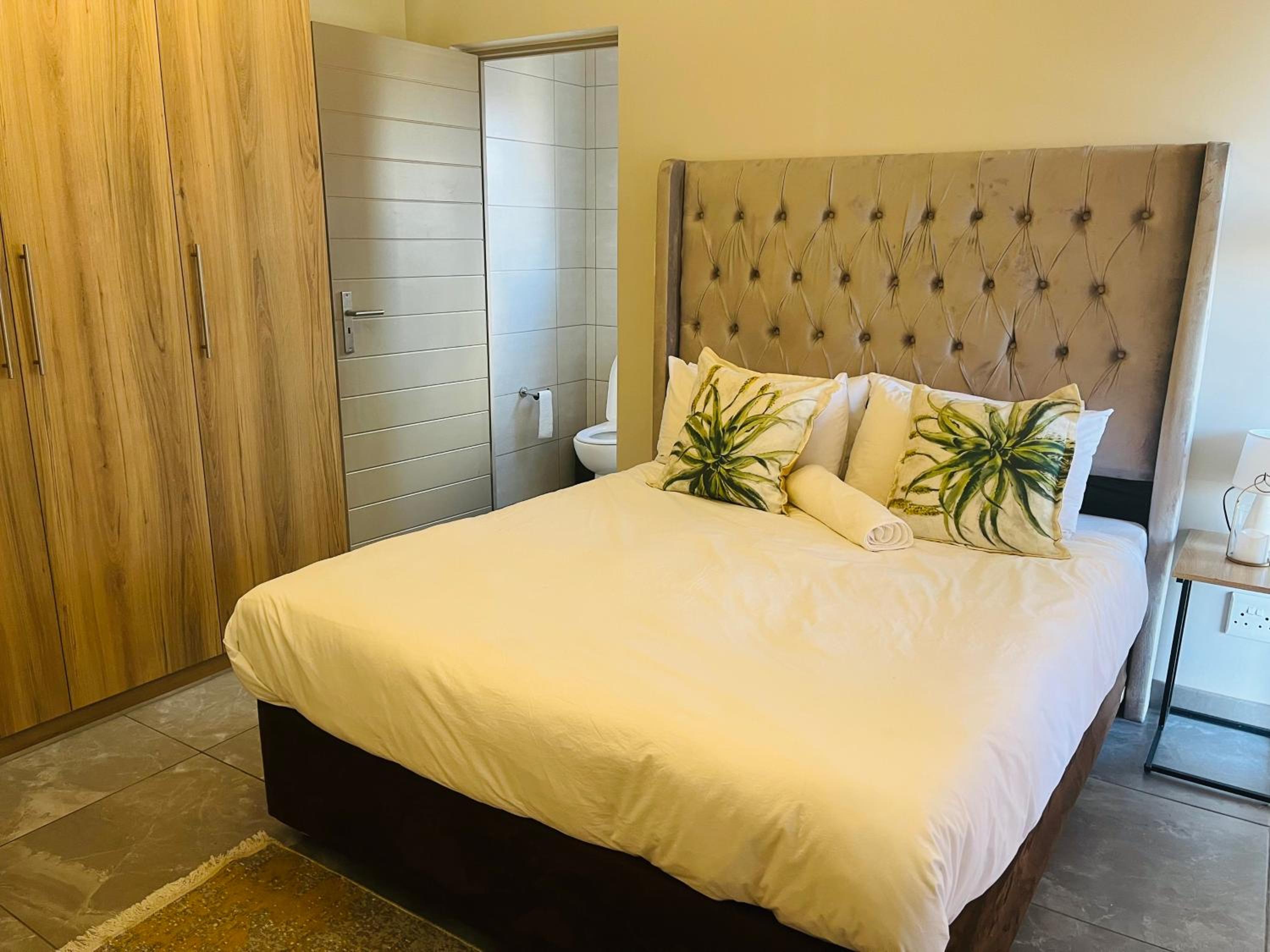Secure 1 Bedroom Apartment in Midrand, Waterfall City - Lock Up and Go - Free WIFI and Parking - 5 Elizabeth Place view 5