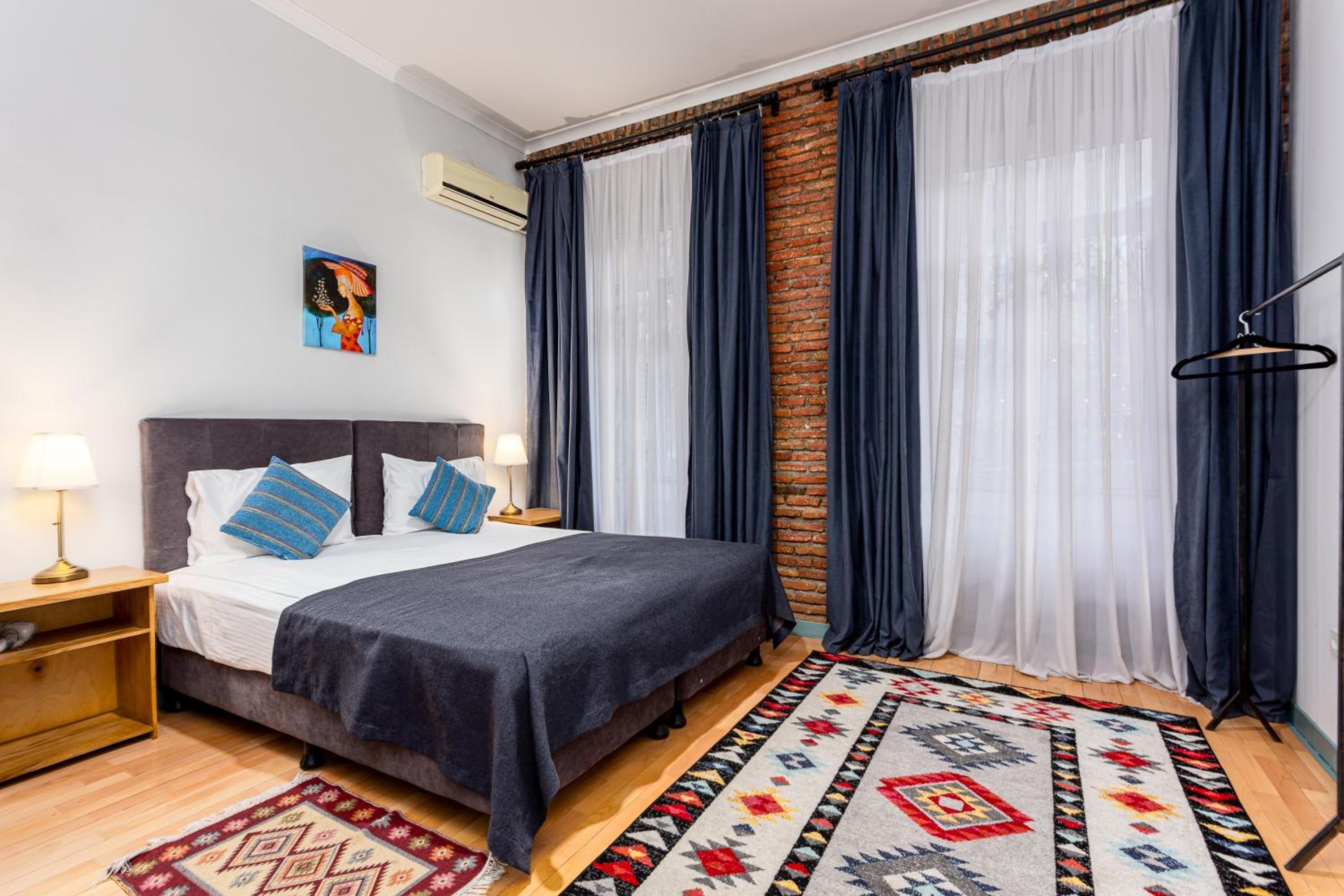 Ethnograph Old Tbilisi Hotel