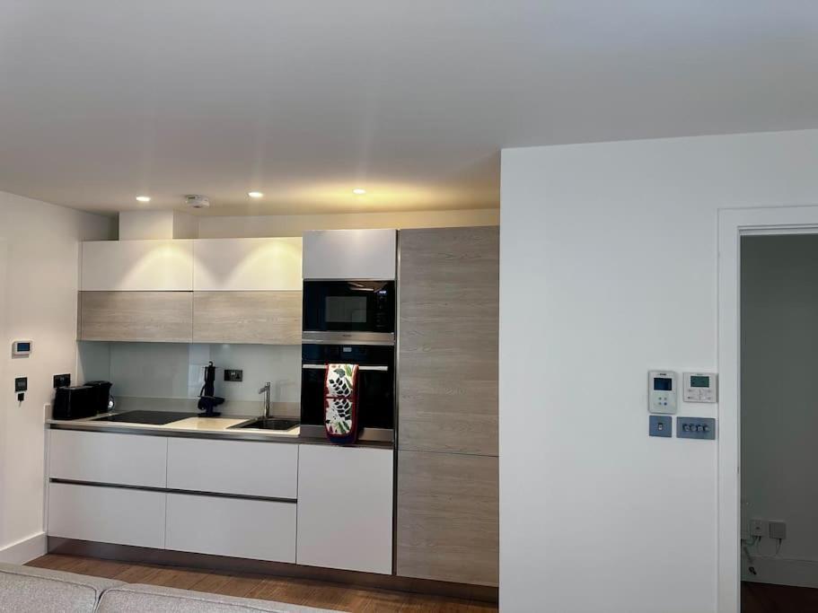 Modern one bed flat soho — kitchen