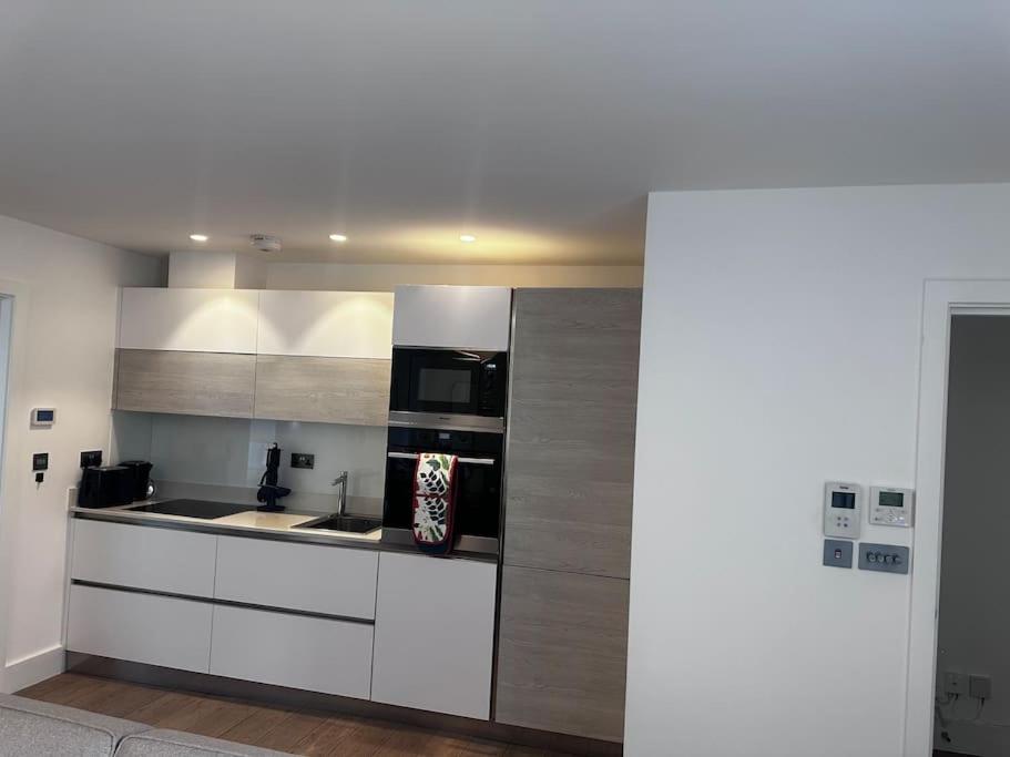 Modern one bed flat soho photo 2